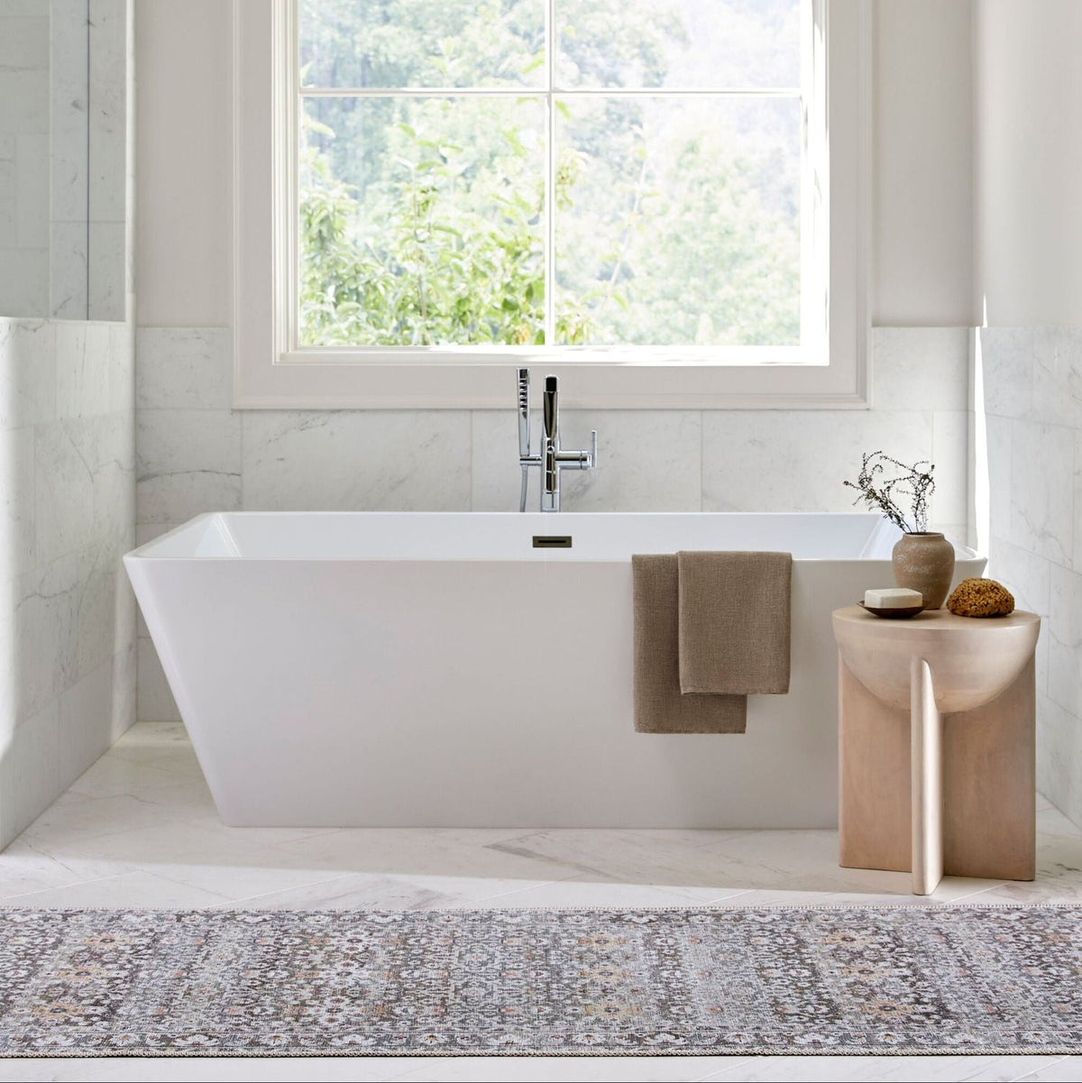 Livabliss Rainier PNWRN-2301 Machine Woven Rug