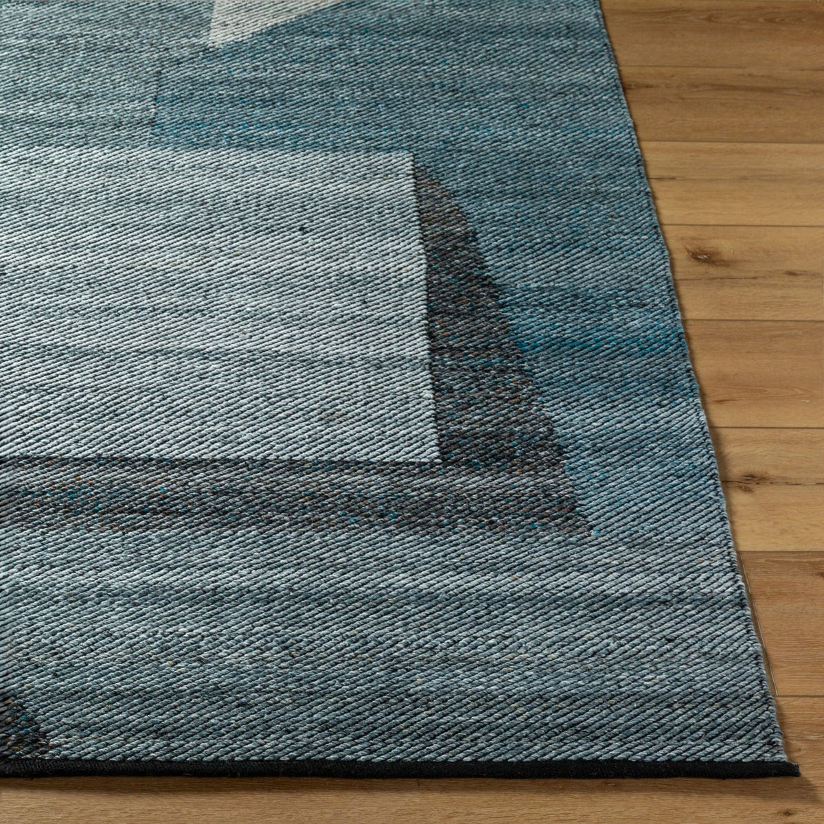 Livabliss Jocelyn JYN-2300 Hand Woven Indoor/Outdoor Rug