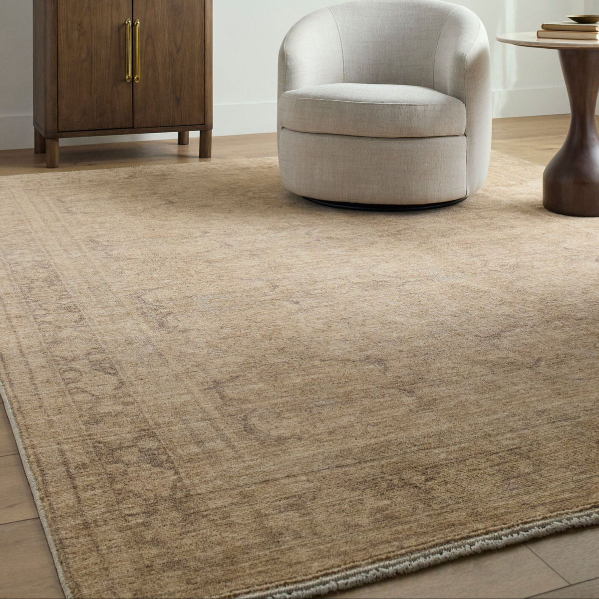 Galey Alix x Livabliss Fetscher GAHU-2304 Machine Woven Rug