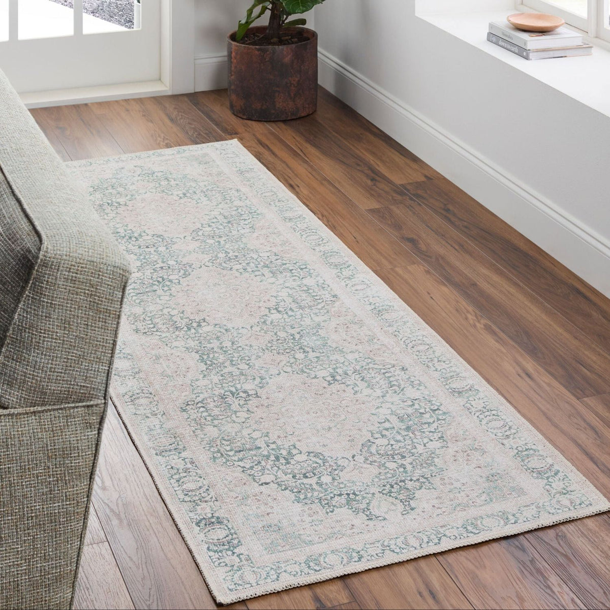 Livabliss Amelie AML-2393 Machine Woven Rug
