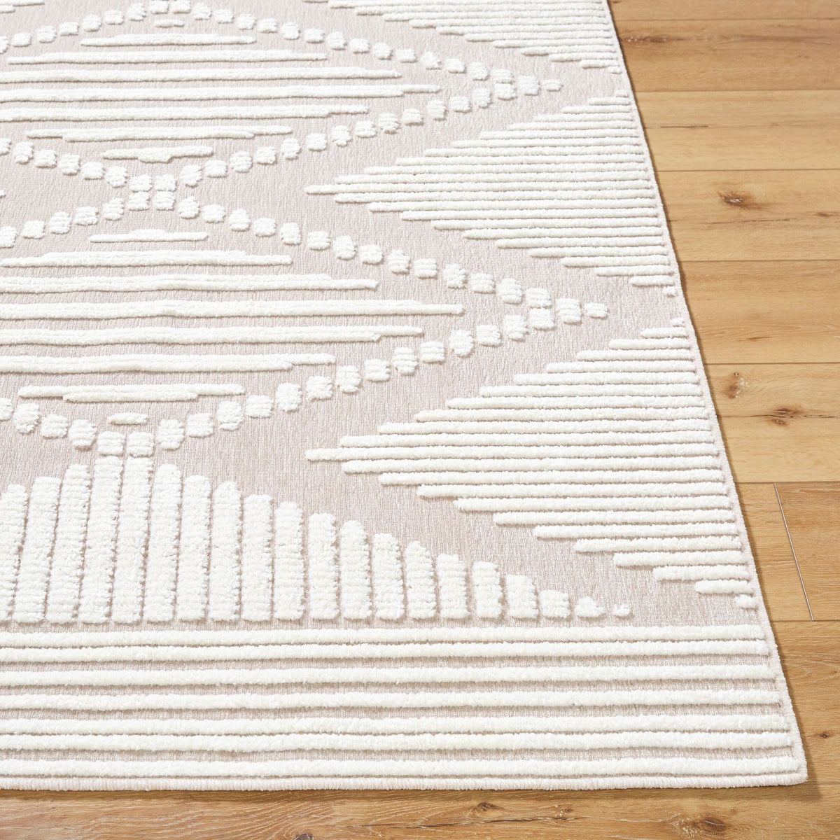 Livabliss Lyna LYA-2340 Machine Woven Rug