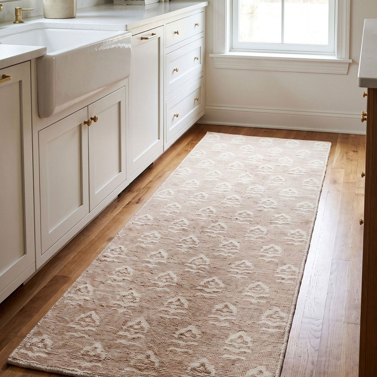Jenni Yolo Home x Livabliss Flora JYFL-2300 Machine Woven Rug