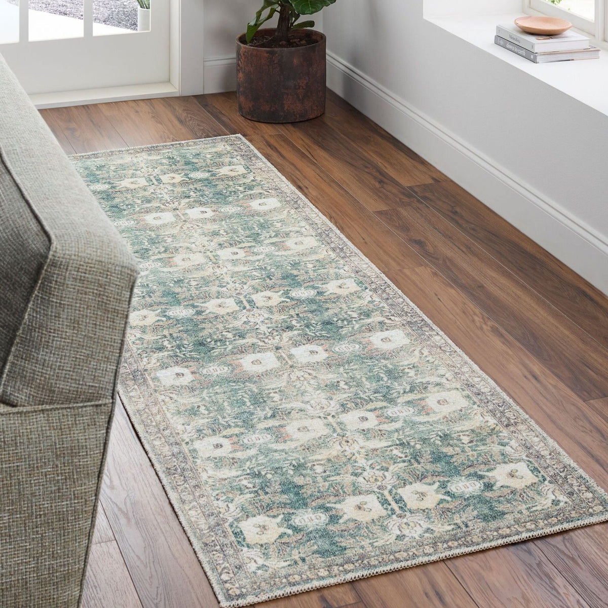 Livabliss Vinny VNY-2316 Machine Woven Rug
