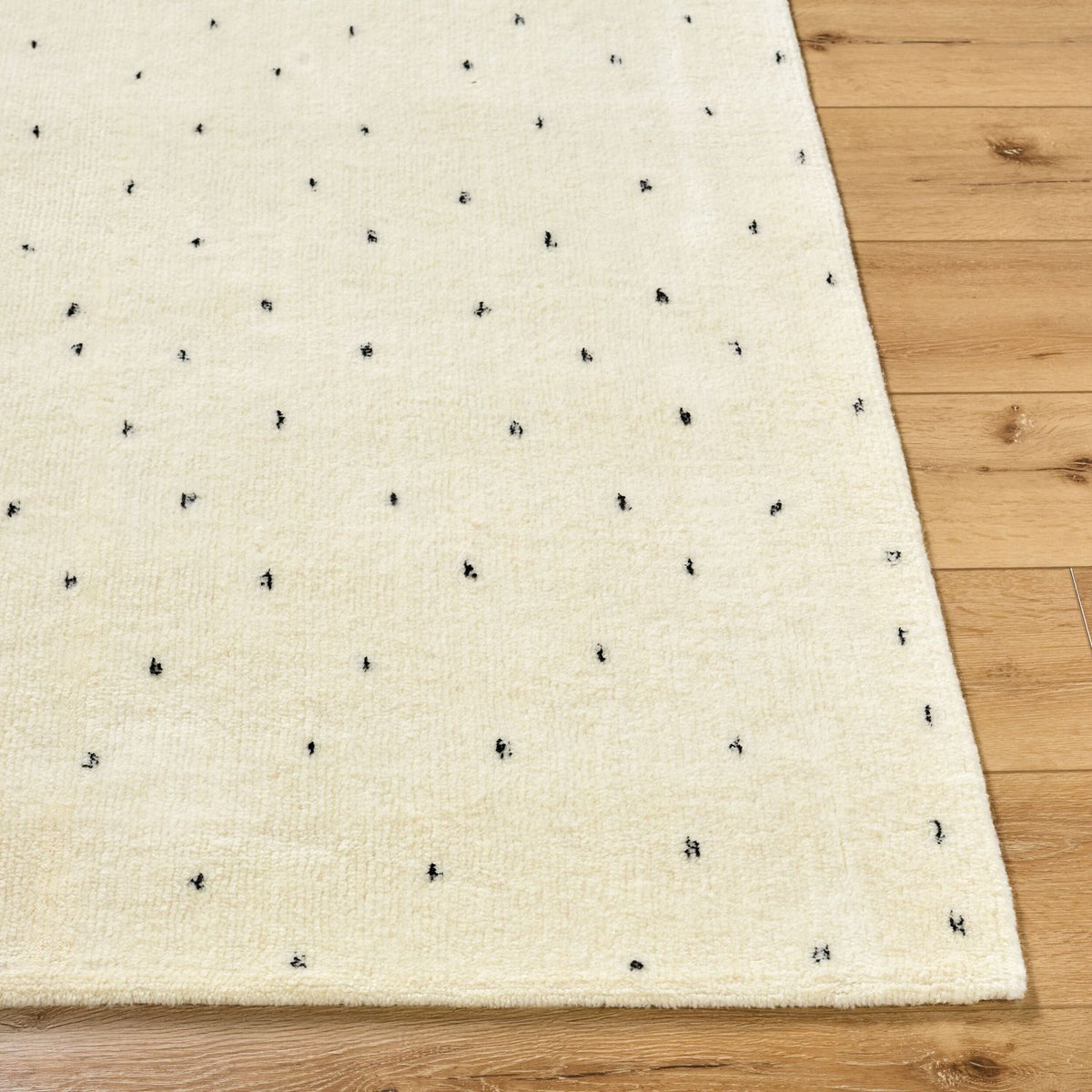 Livabliss Wooly Hand Tufted Rug