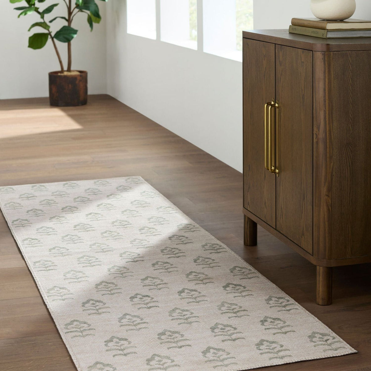 Jenni Yolo Home x Livabliss Flora JYFL-2303 Machine Woven Rug