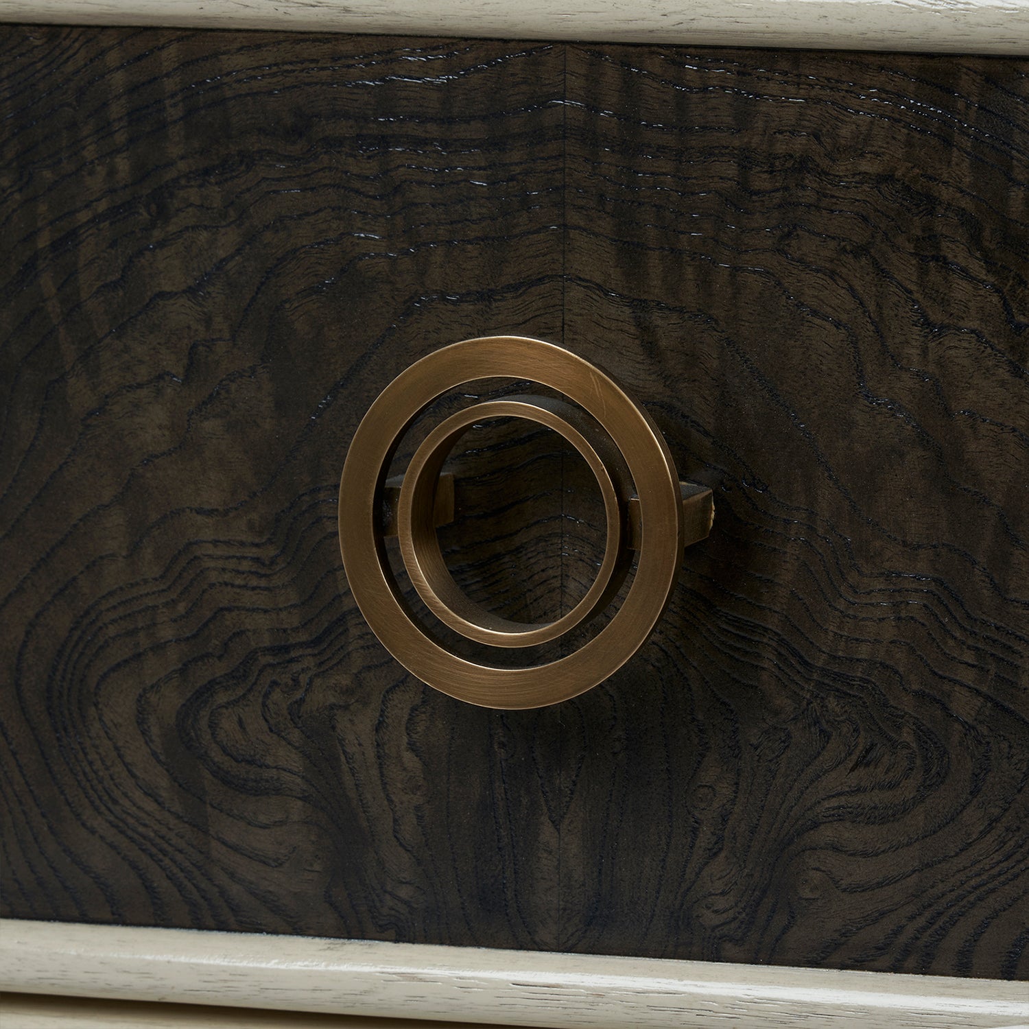 Villa and House Wyatt 6 Drawer