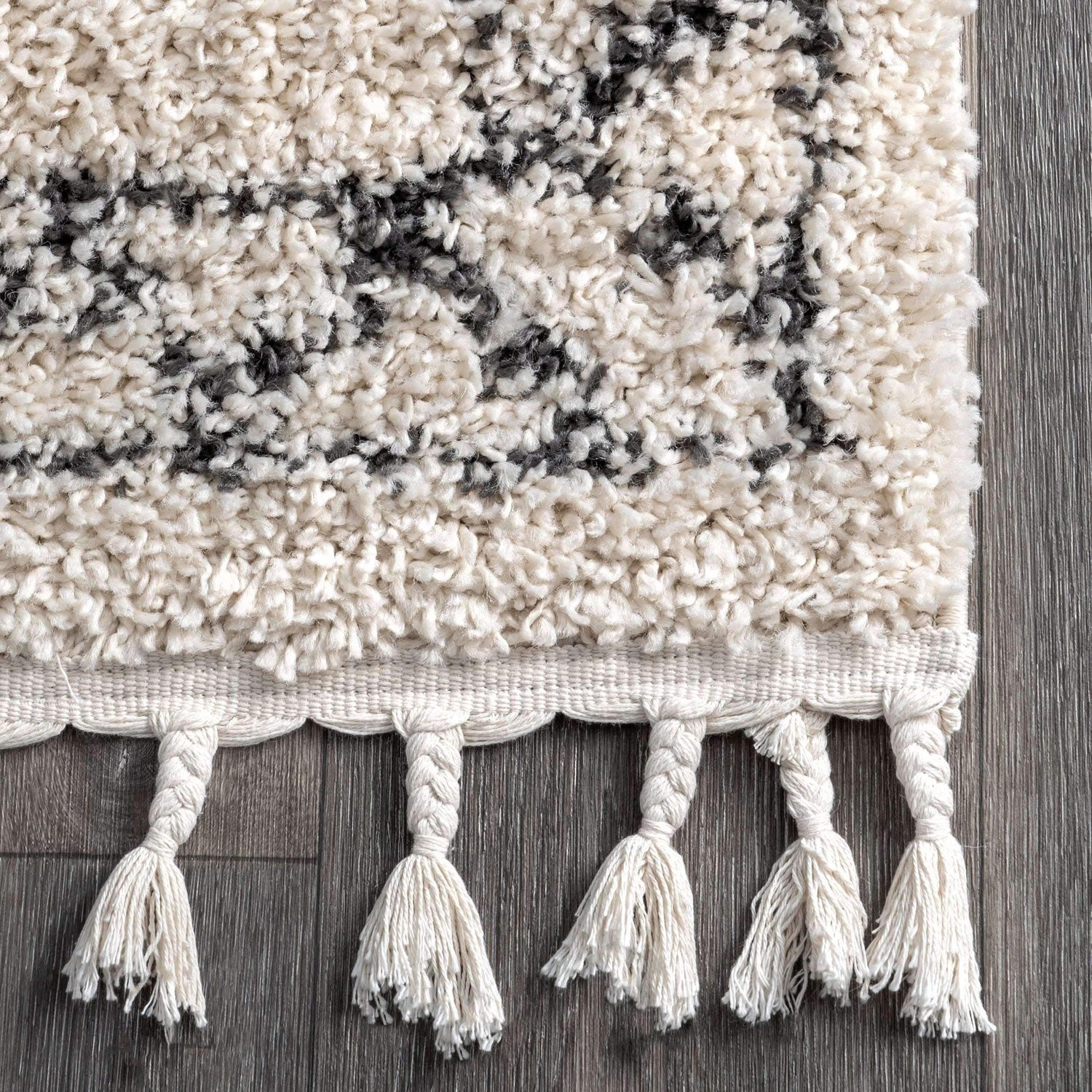 Rifle Tribal Tassel Machine Made Rug