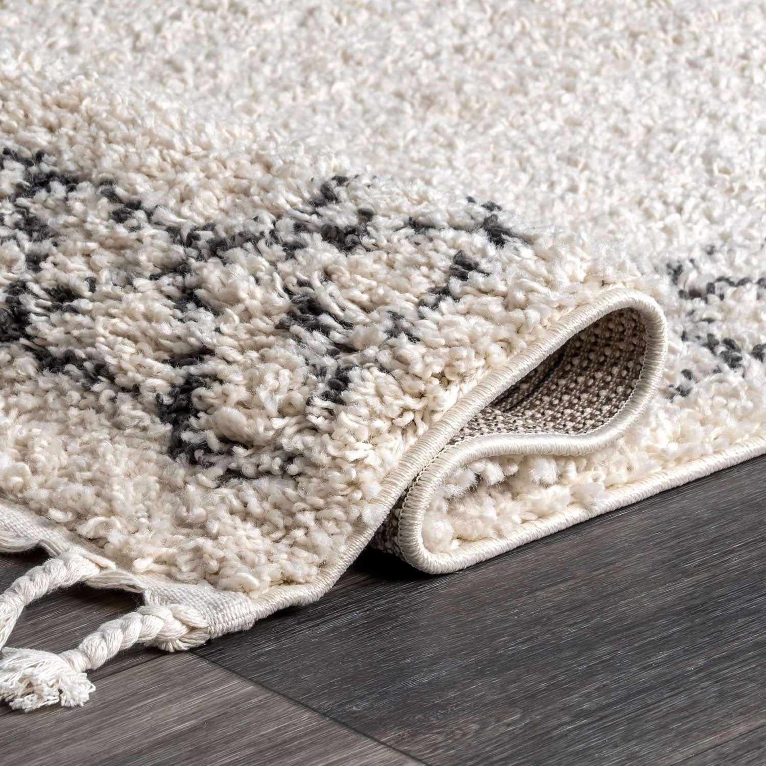 Rifle Tribal Tassel Machine Made Rug