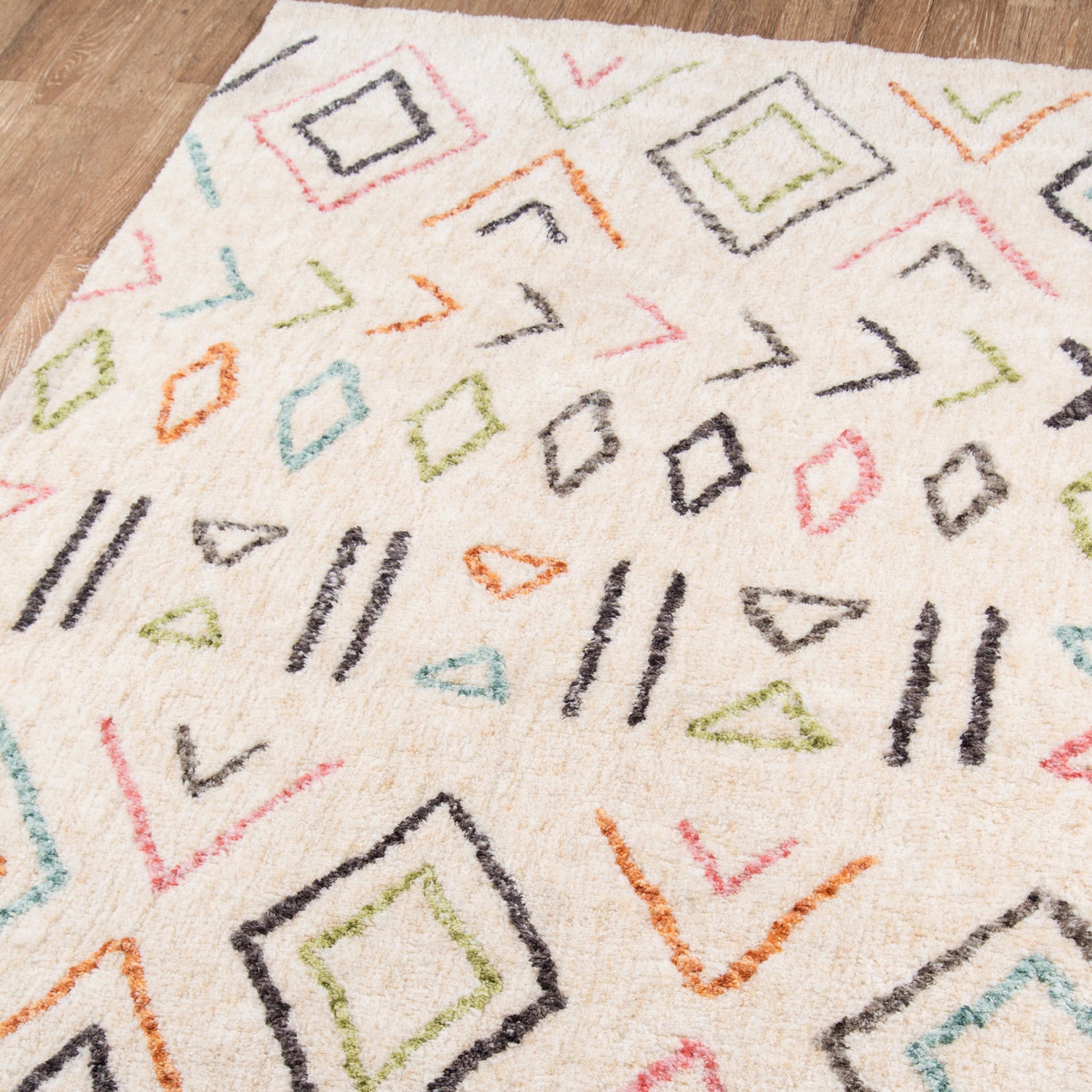 Arabella Tribe Table Tufted Rug