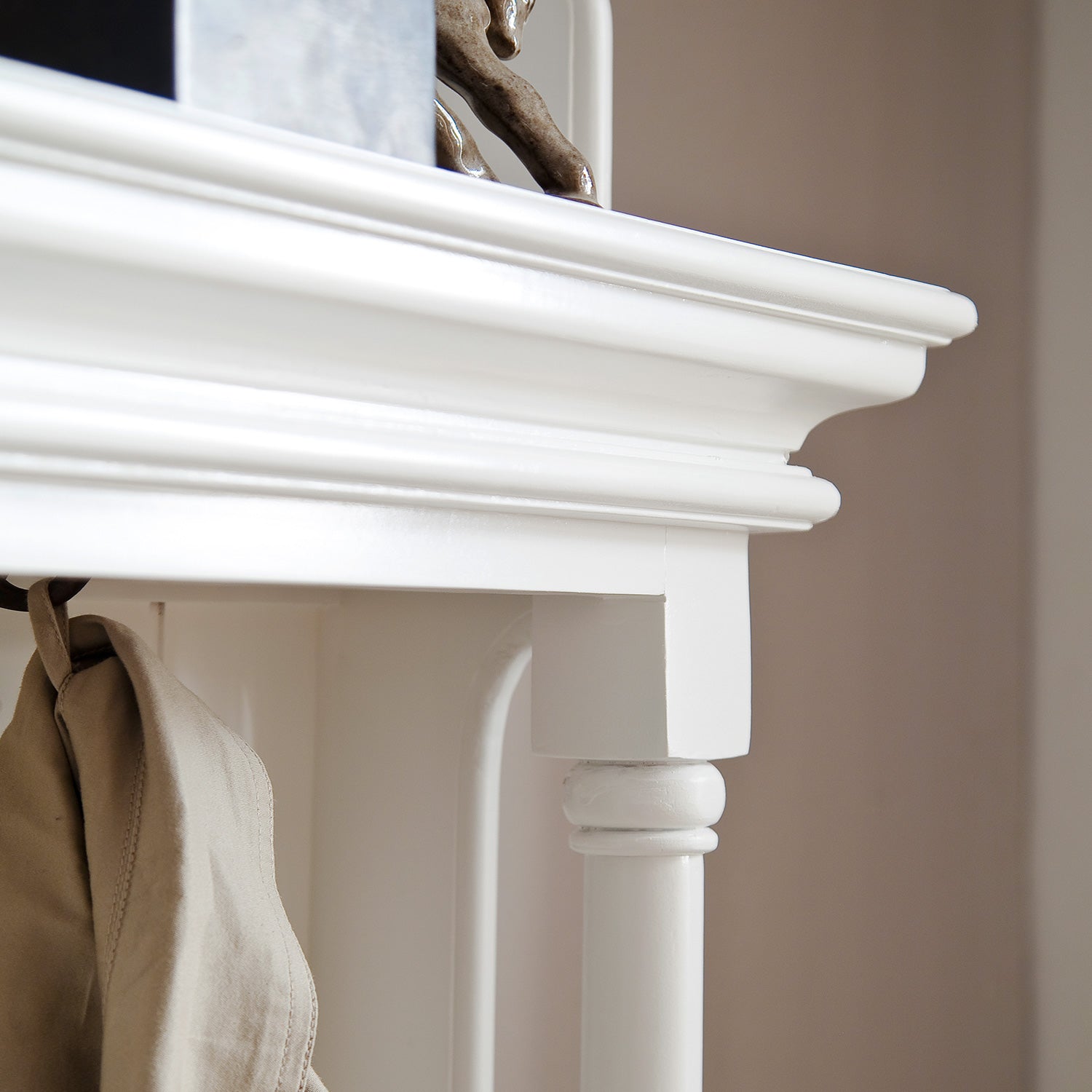 Dunwich Entryway Hall Tree