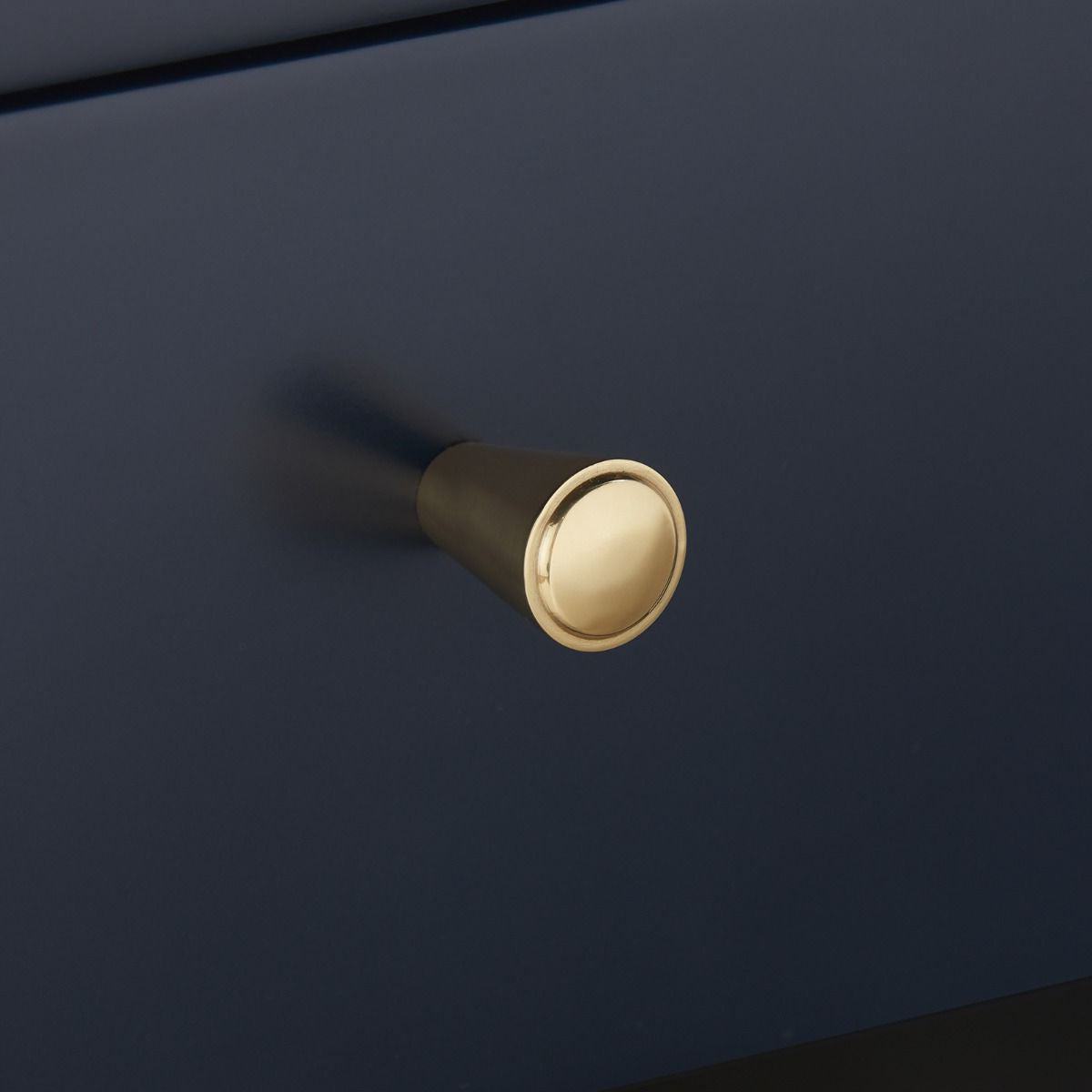 Villa and House Caanan 1 Drawer Side Table