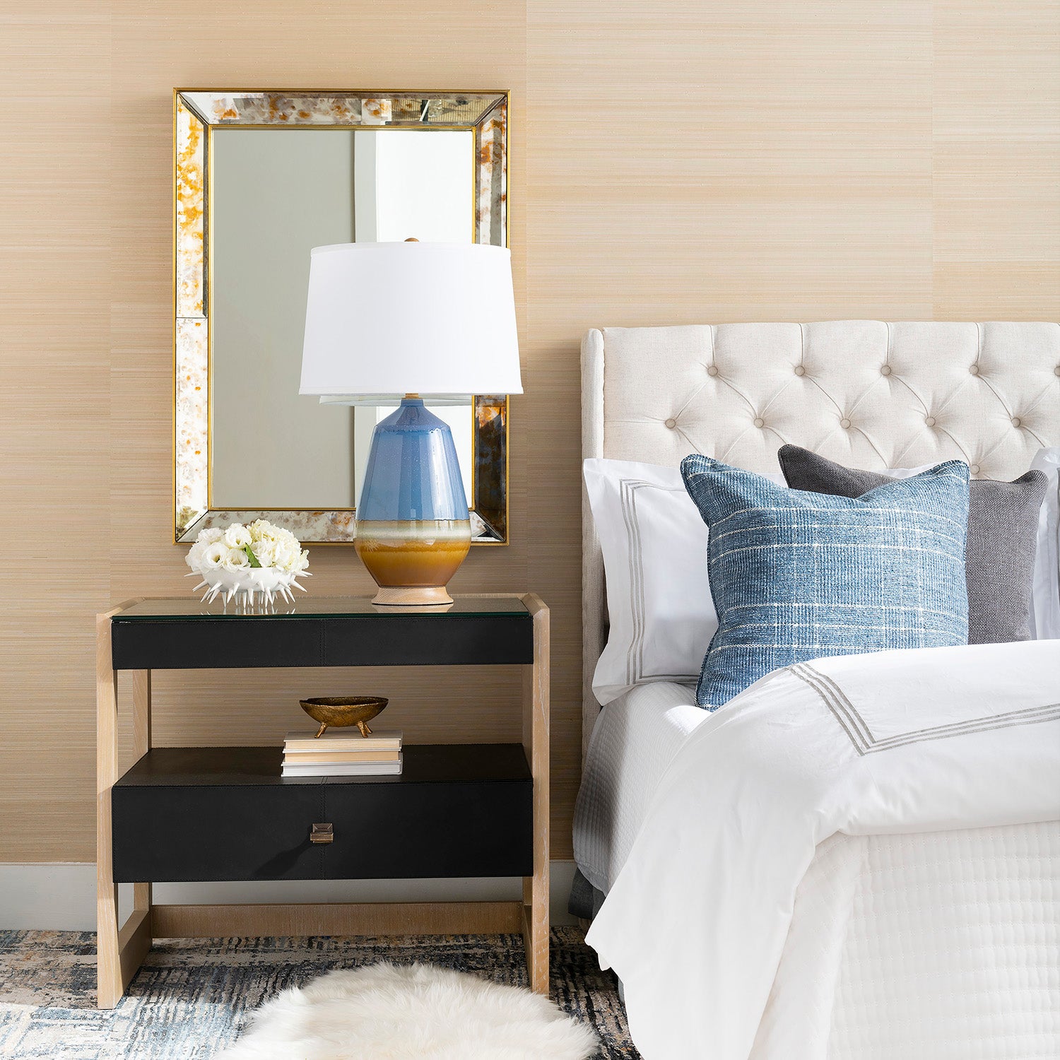 Villa and House Elton 1-Drawer Side Table