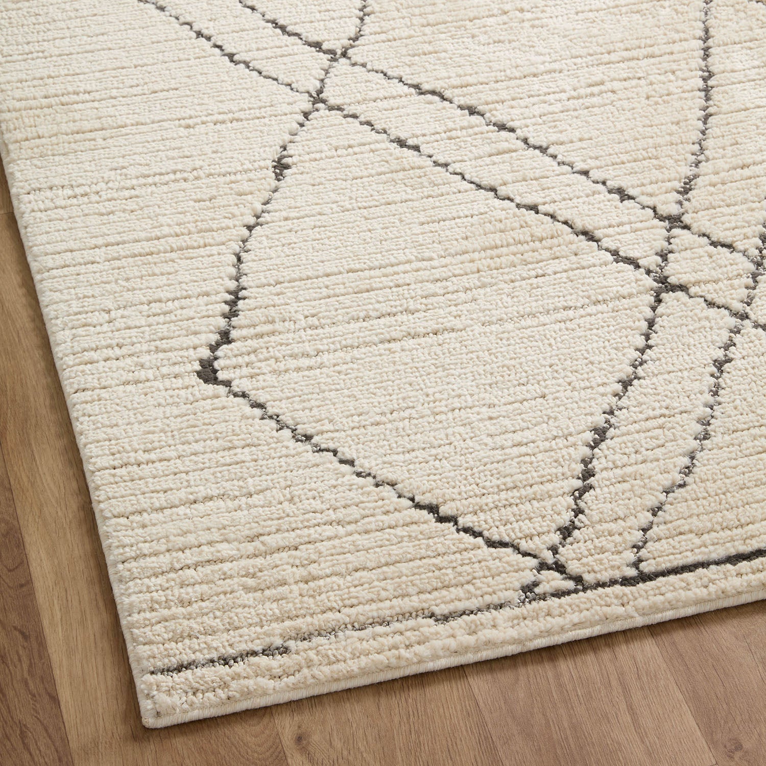 Loloi Fabian Ivory/Charcoal Power Loomed Rug