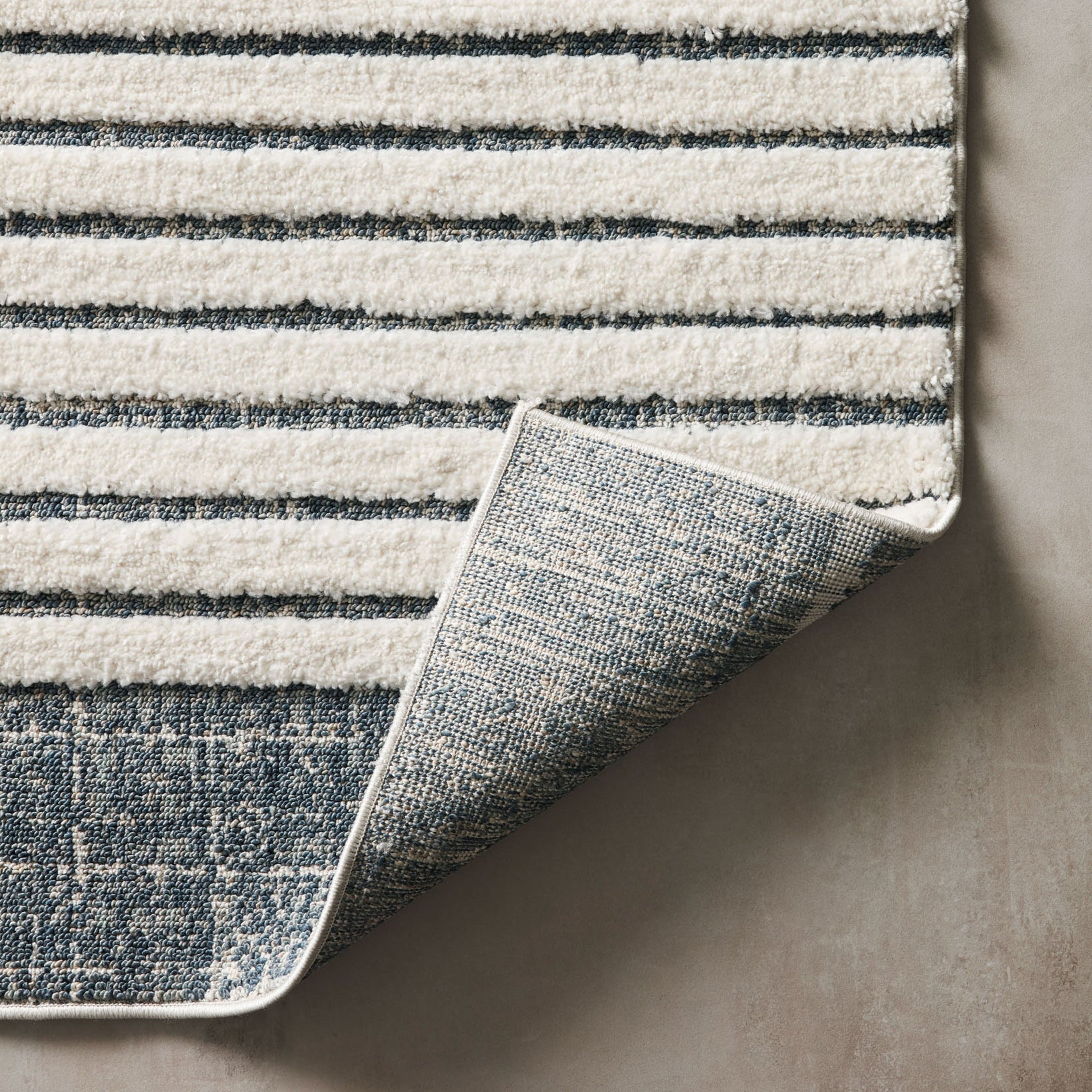 Loloi Hagen White/Ocean Power Loomed Rug