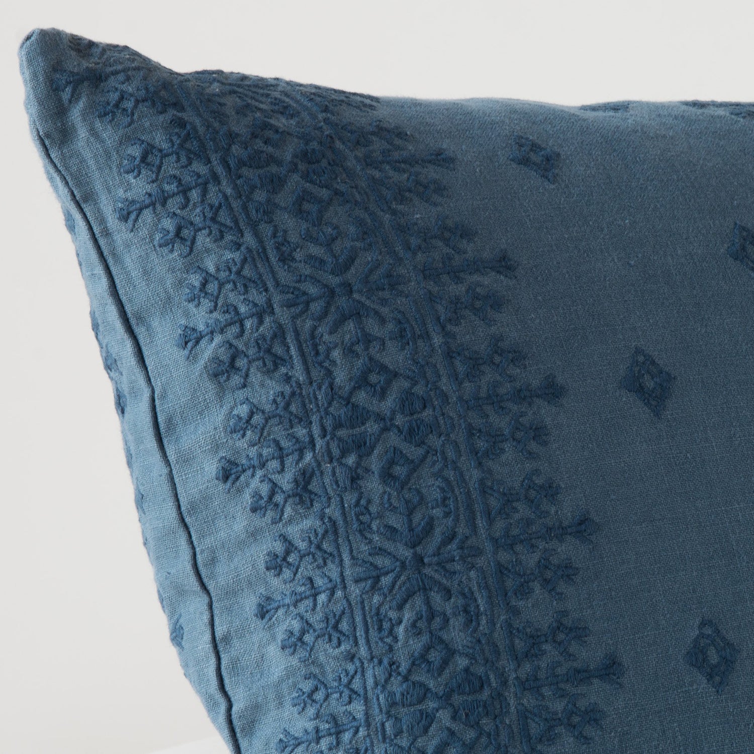 Bella Notte Ines Throw Pillow