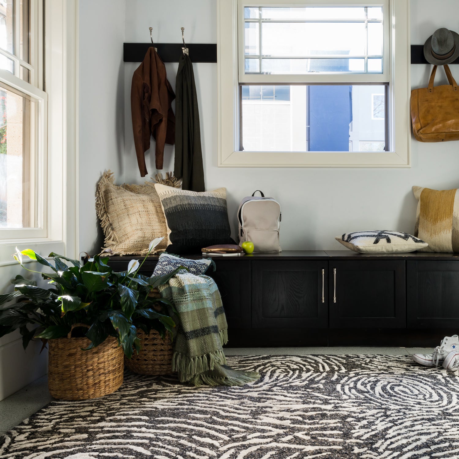 Loloi Juneau Charcoal/Silver Hand Tufted Rug