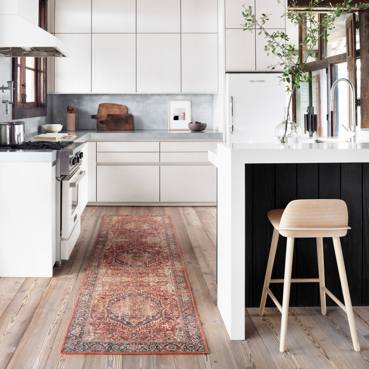 Loloi Layla Red/Navy Power Loomed Rug