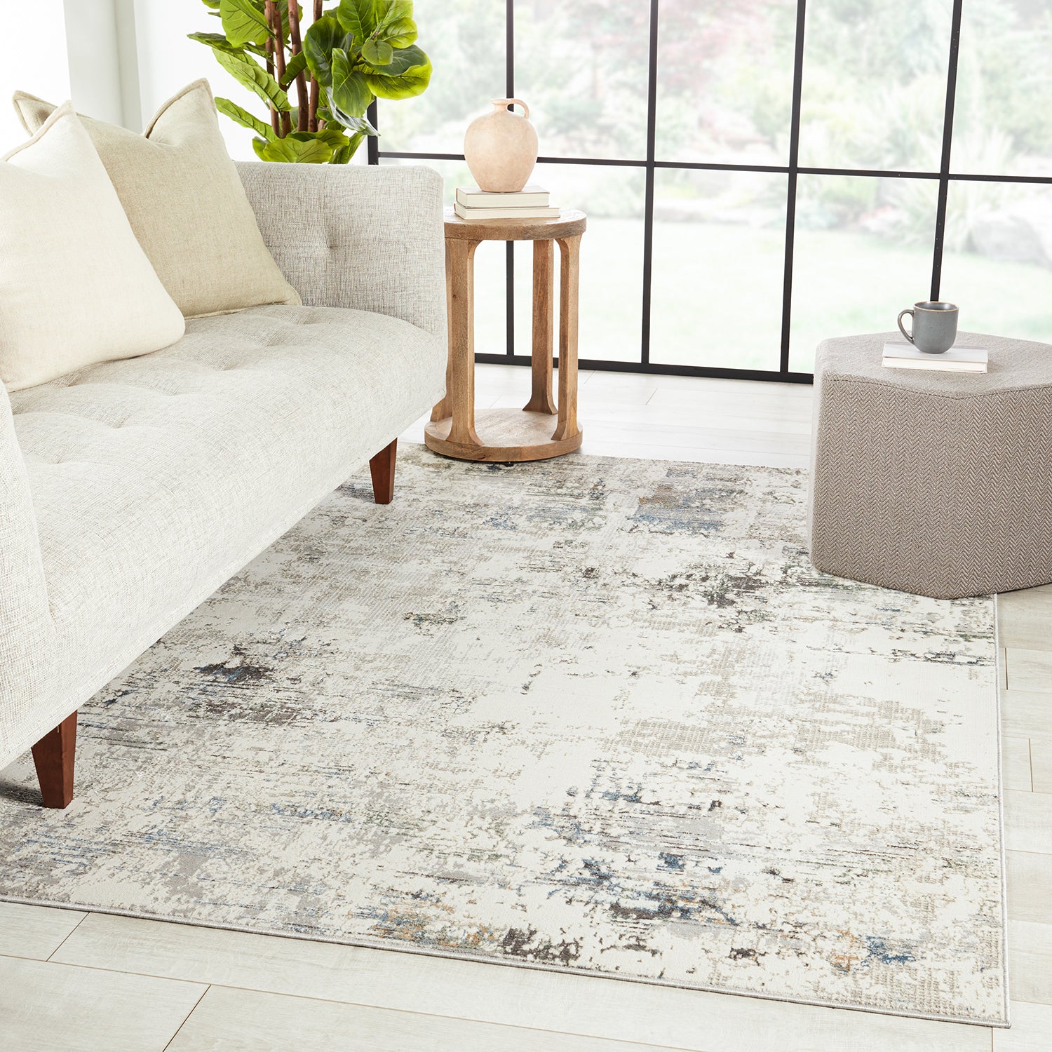 Vibe by Jaipur Living Melo Jehan Power Loomed Rug