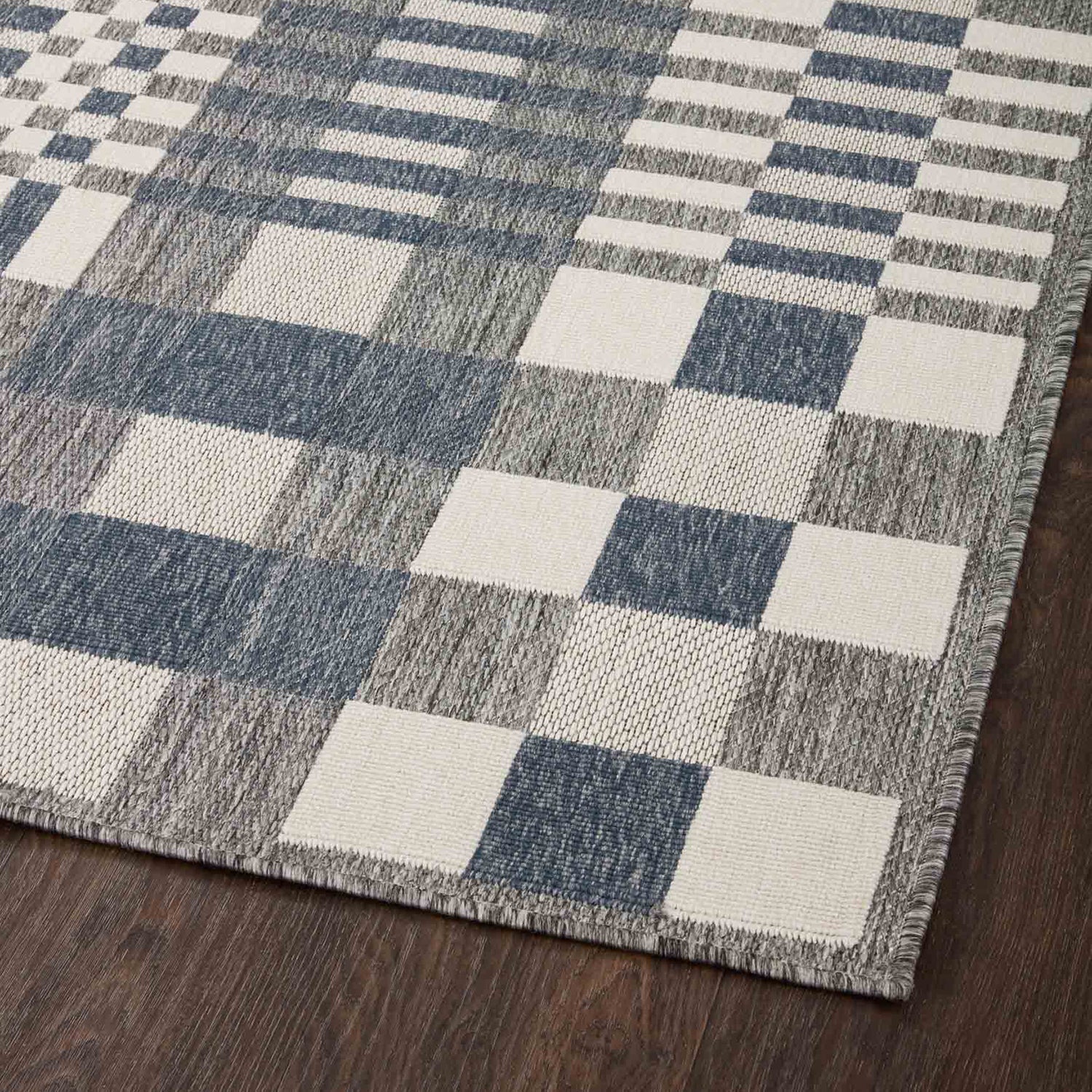 Loloi Rainier Iyanna Indoor/Outdoor Rug