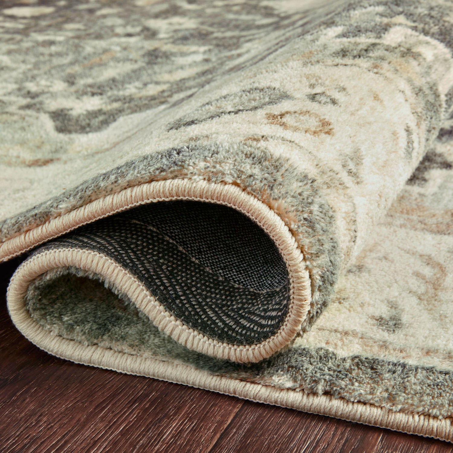 Loloi Rosette Classic Power Loomed Rug