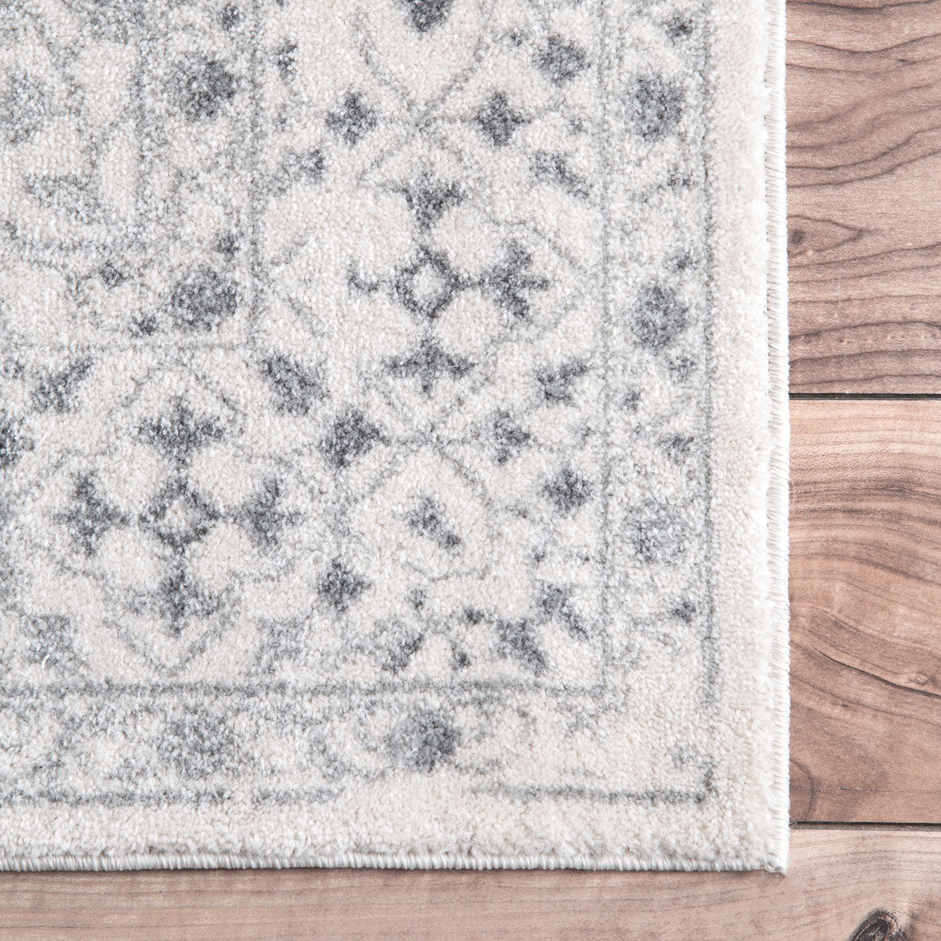 Lindsay Machine Made Rug