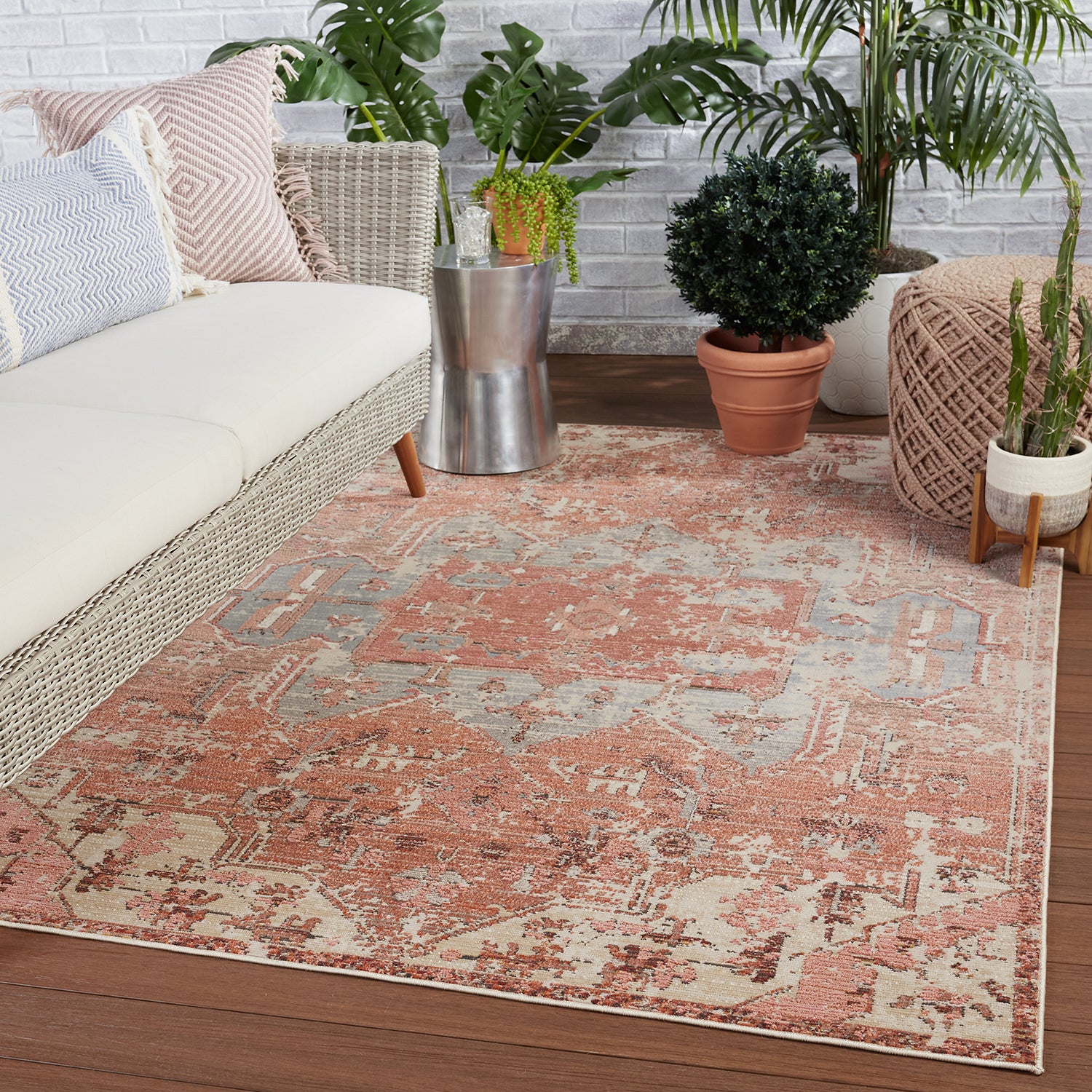 Vibe by Jaipur Living Swoon Priyah Indoor/Outdoor Rug