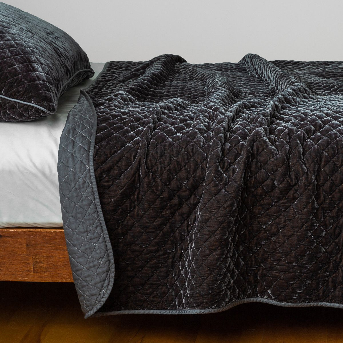 Bella Notte Silk Velvet Quilted Coverlet