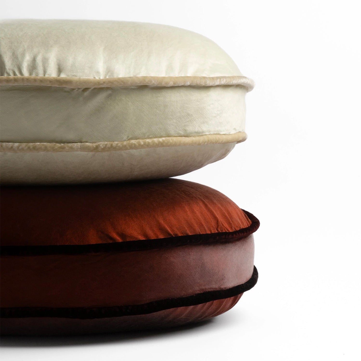 Bella Notte Paloma Round Throw Pillow