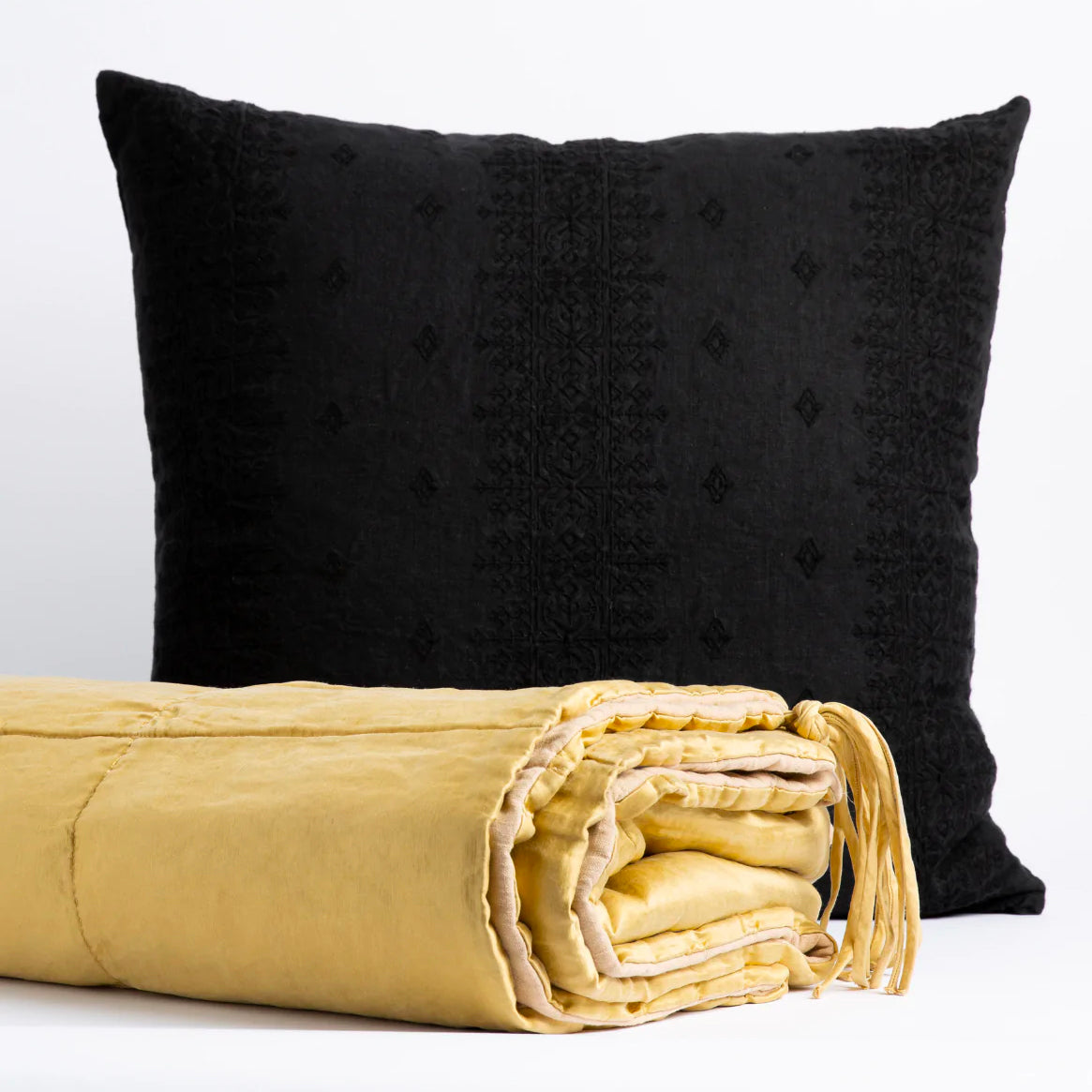 Bella Notte Ines Throw Pillow