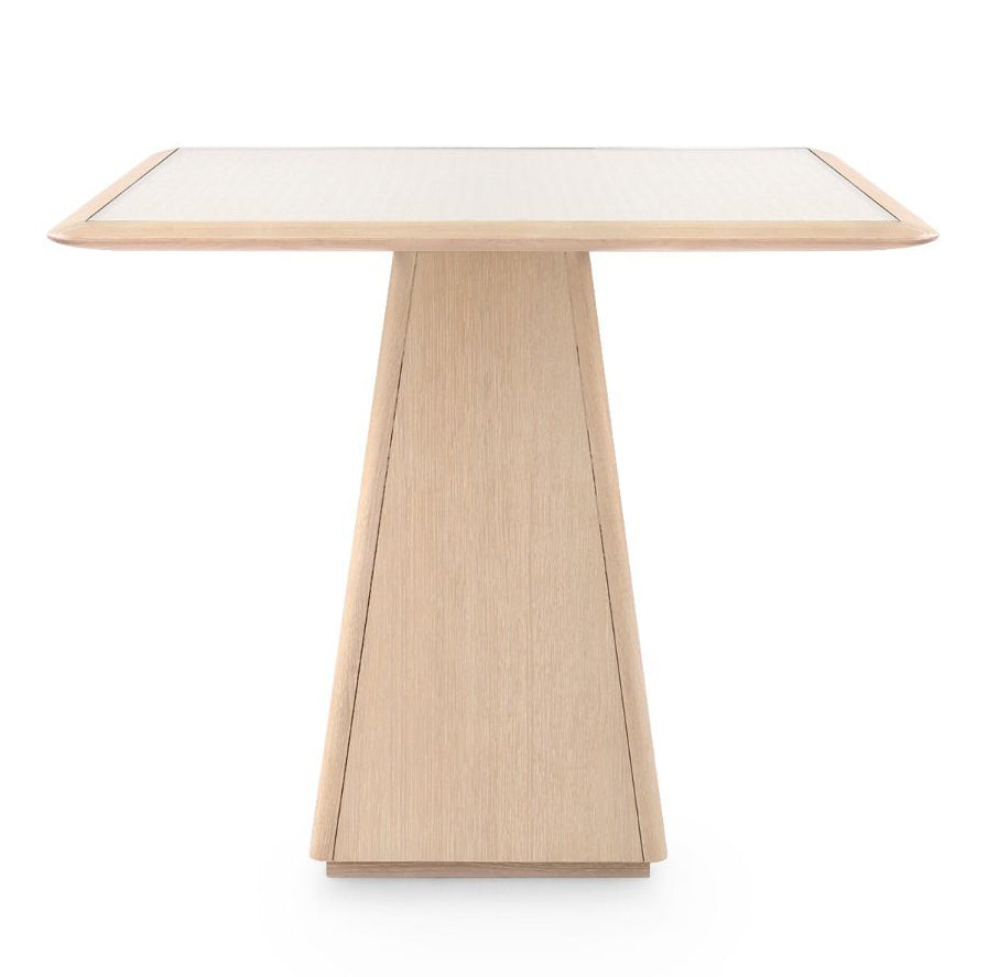 Villa and House Alma Center Dining Table