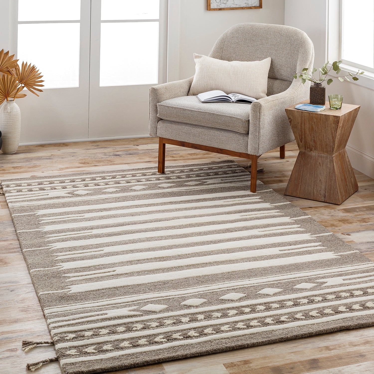 Livabliss Cherokee Elsie Hand Tufted Rug