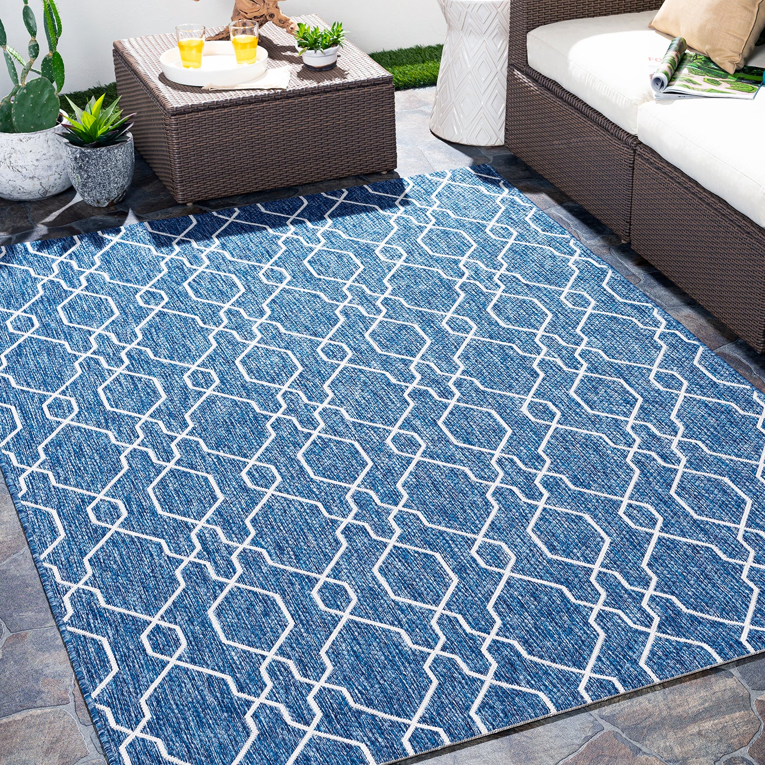 Livabliss Eagean Lattice Indoor/Outdoor Rug