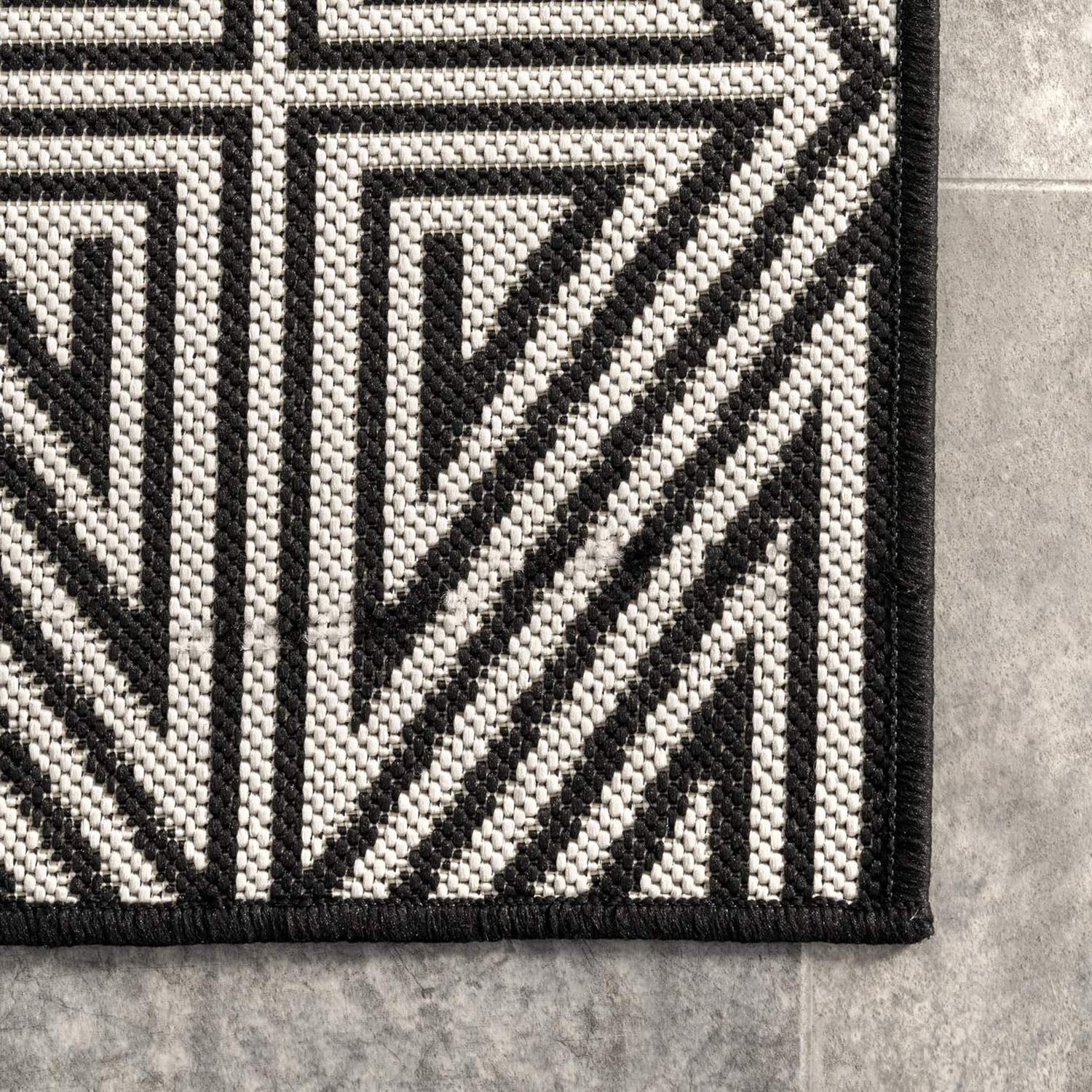 Hiland Indoor/Outdoor Rug