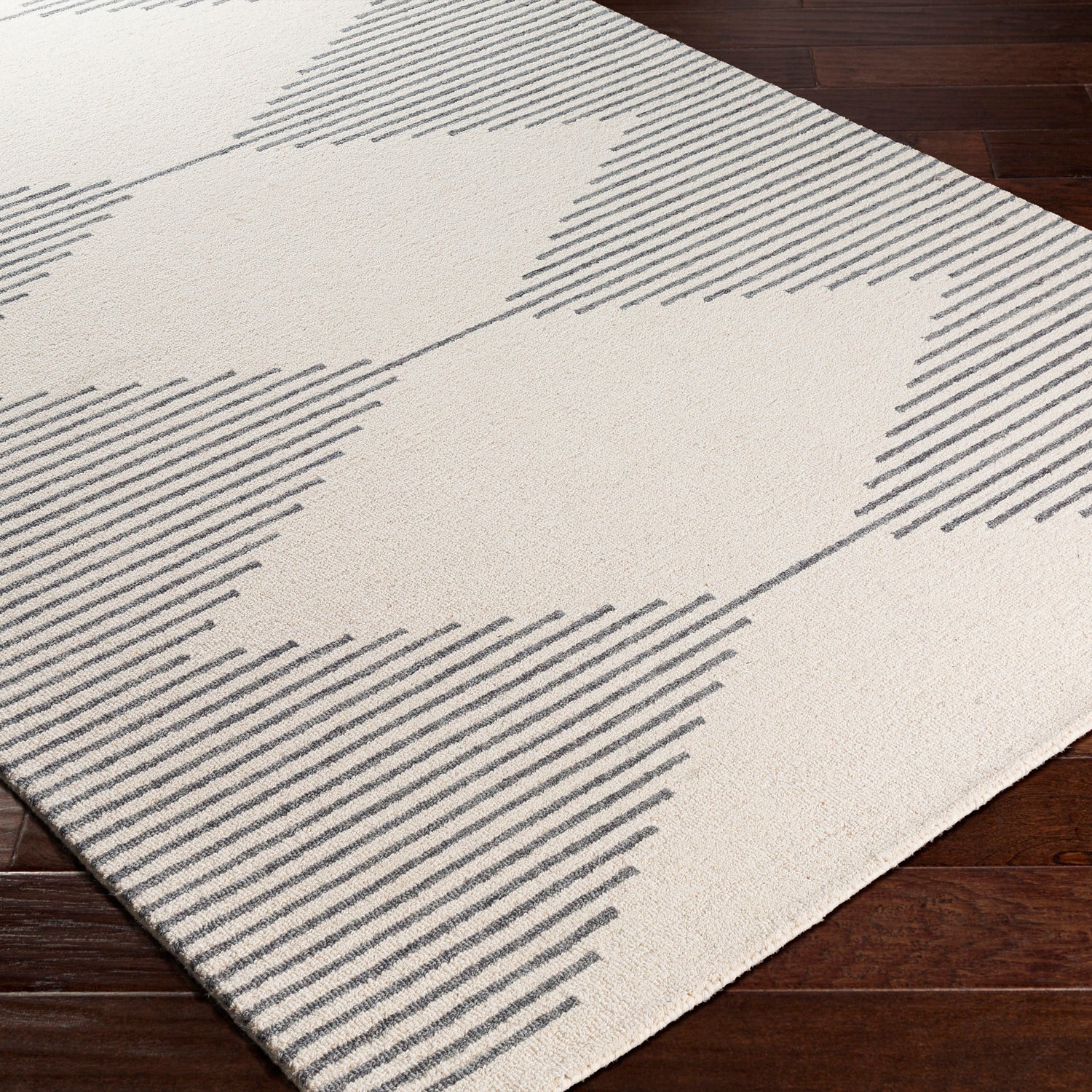 Livabliss Granada Slope Hand Tufted Rug