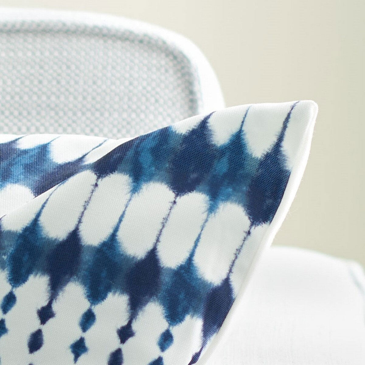 Kaitlyn Indoor/Outdoor Throw Pillow