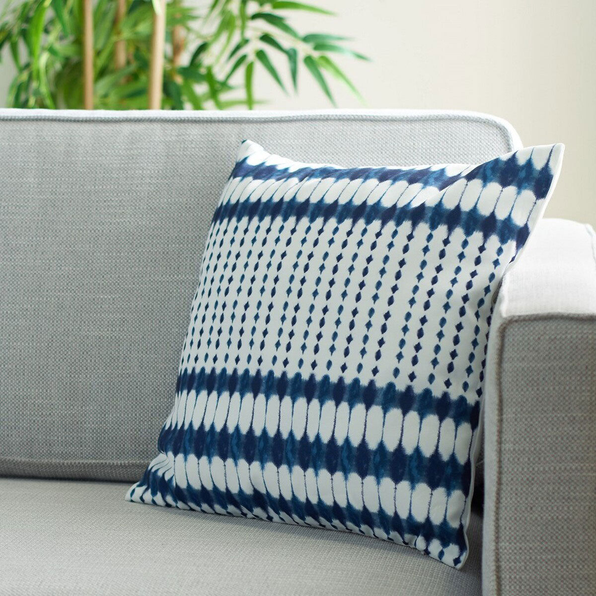 Kaitlyn Indoor/Outdoor Throw Pillow