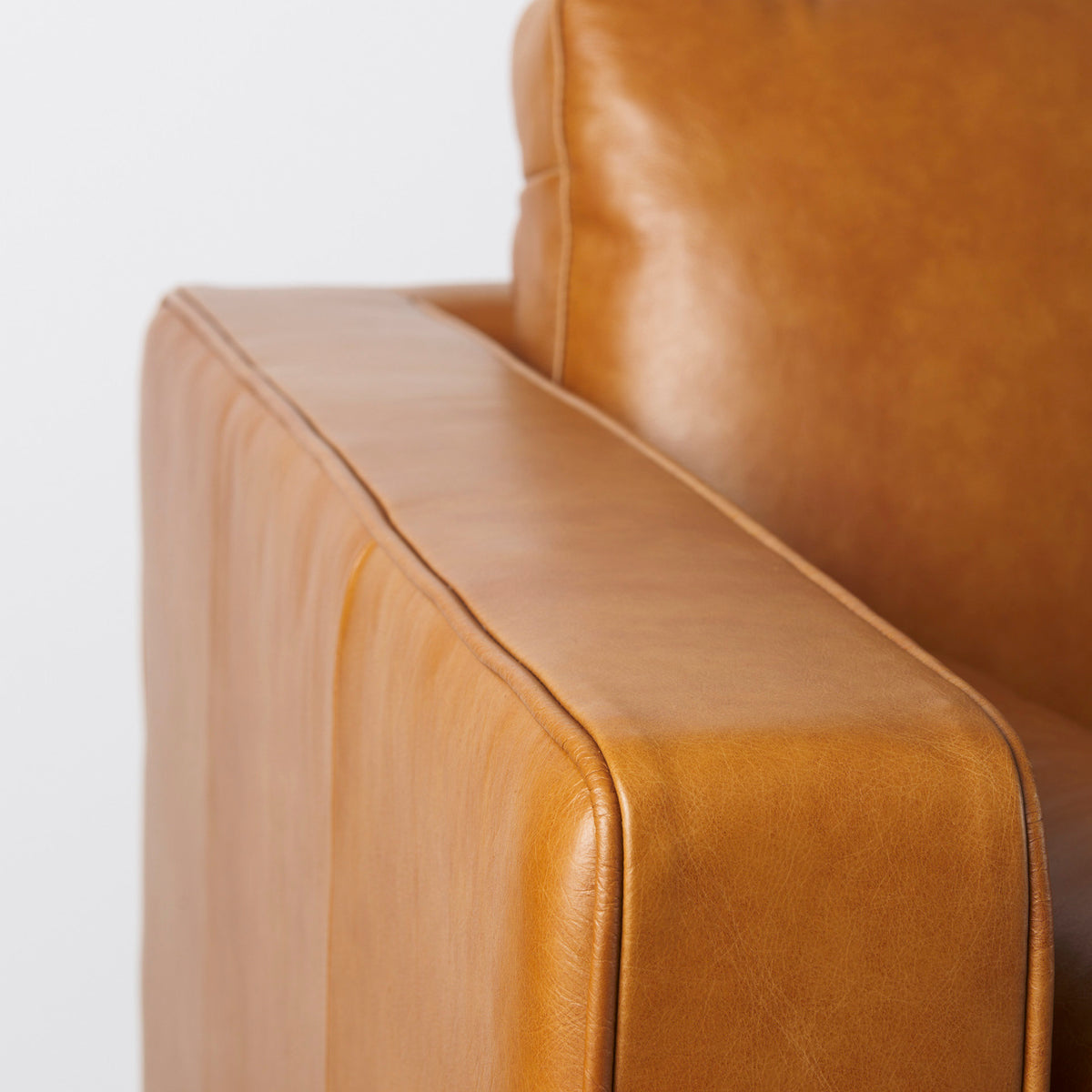 Mercana Svend 88.0L x 38.0W x 34.0H Tan Leather Sofa