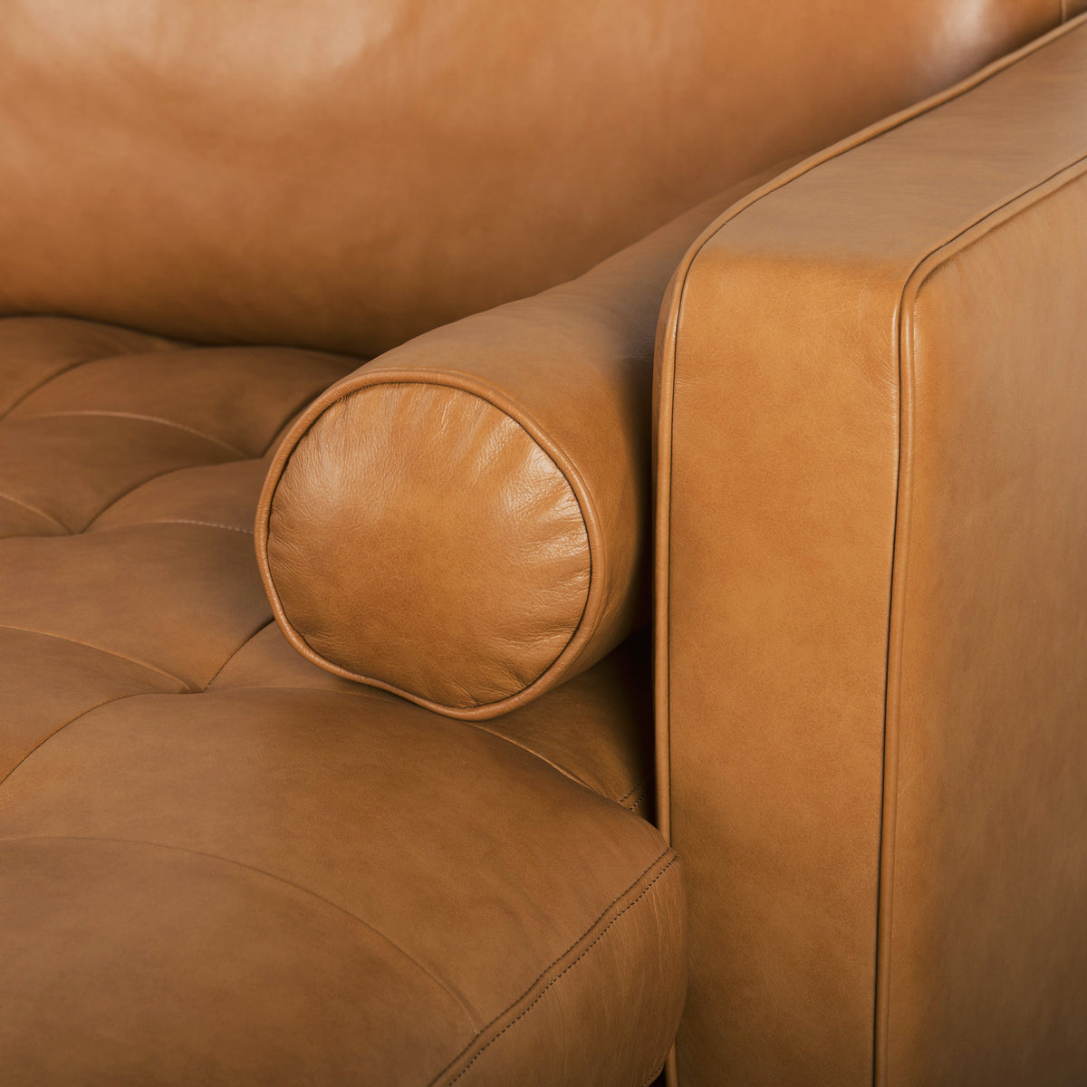 Mercana Svend 111.4L x 68.0W x 33.9H Tan Leather Right Chaise Sectional Sofa