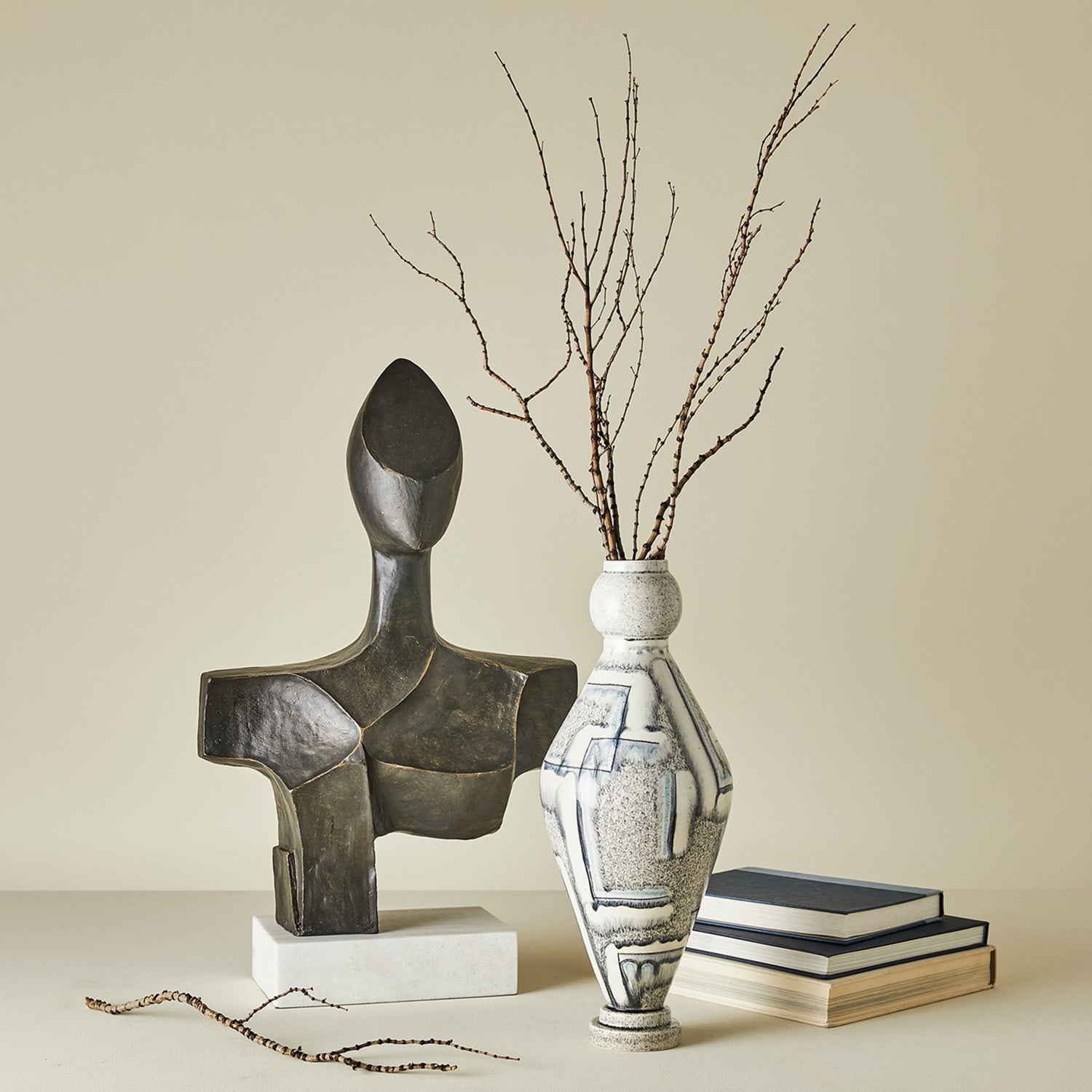 Global Views Spindle Vase