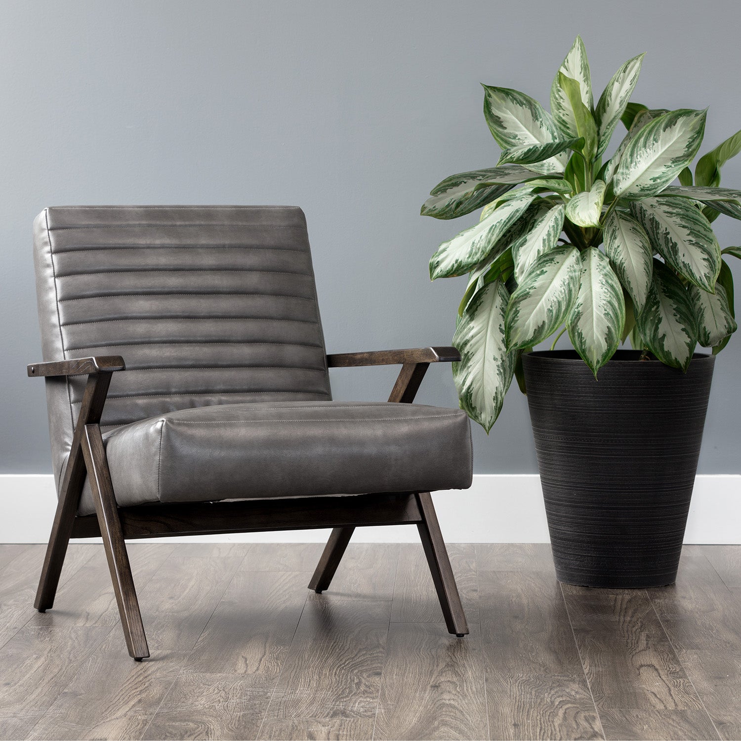 Sunpan Peyton Lounge Chair