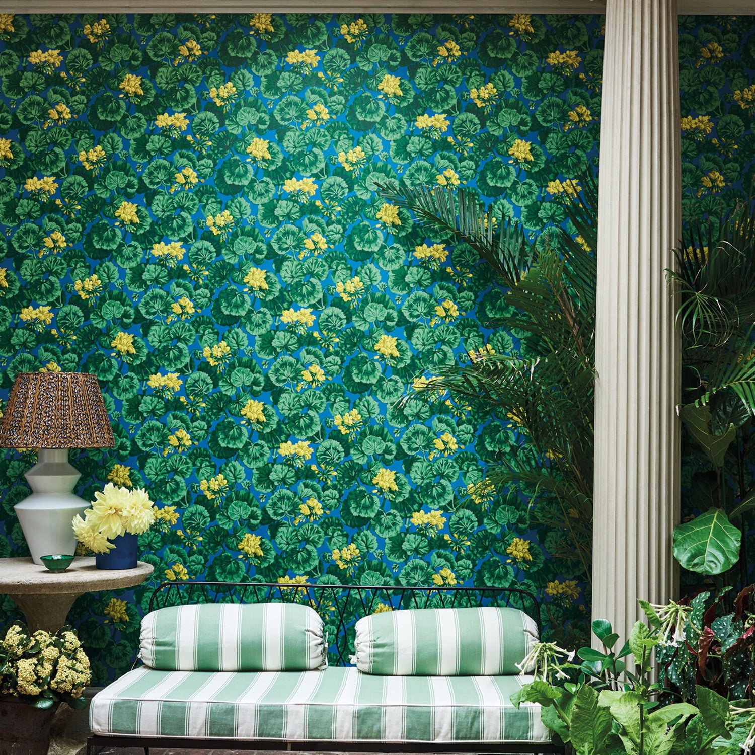 Cole & Son Seville Geranium Wallpaper