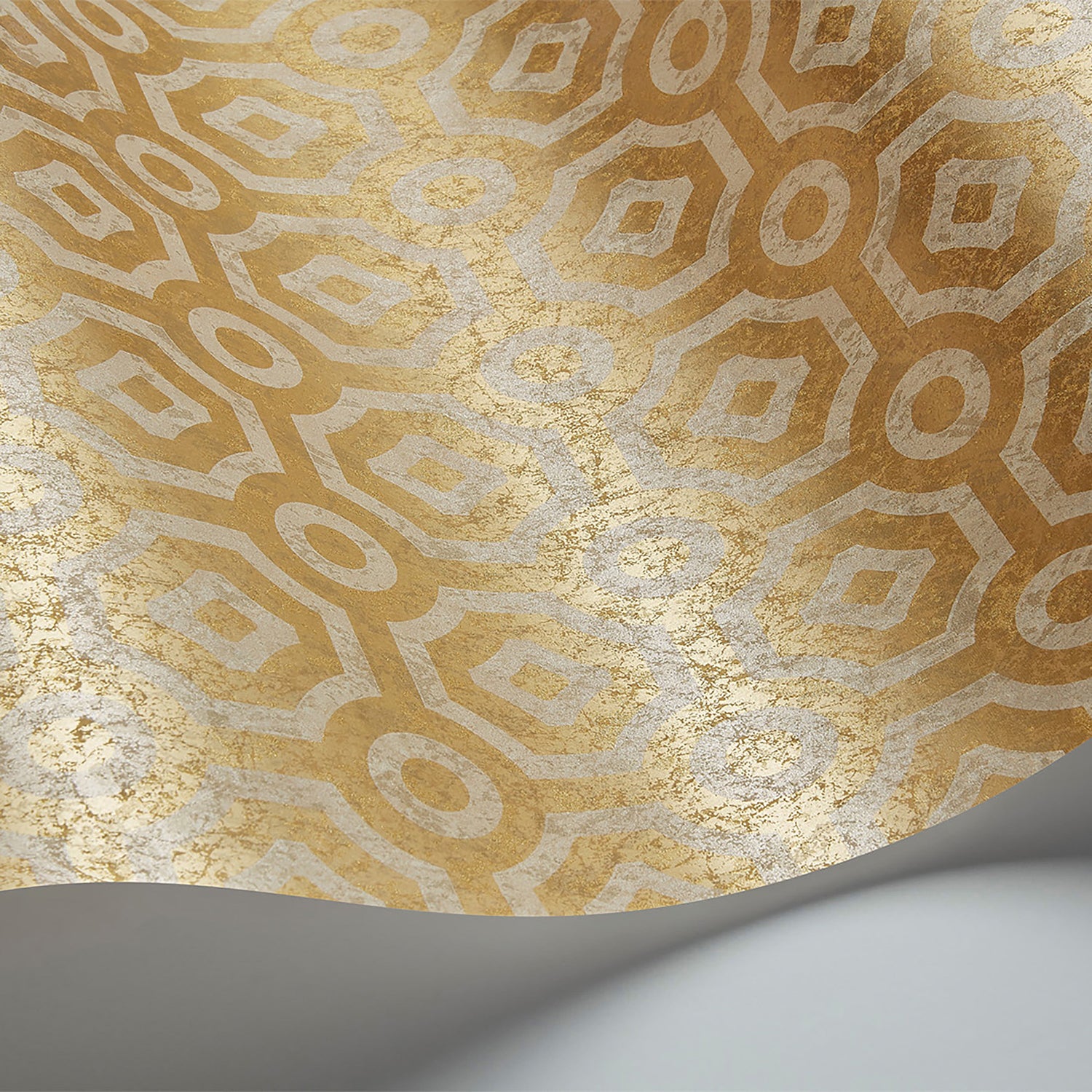 Cole & Son Historic Royal Palaces Great Masters Queens Quarters Wallpaper