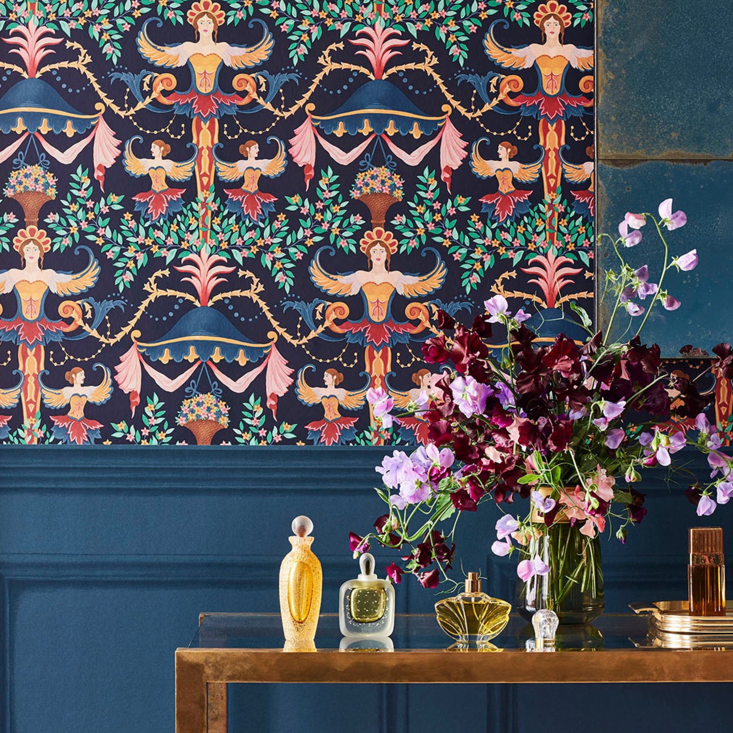 Cole & Son Historic Royal Palaces Great Masters Library Frieze Wallpaper