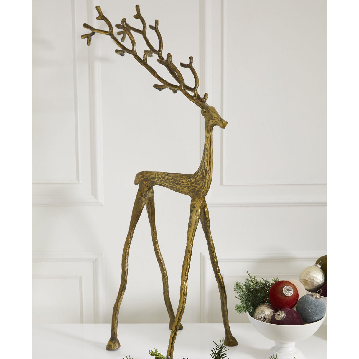 Kingly Reindeer Sculpture