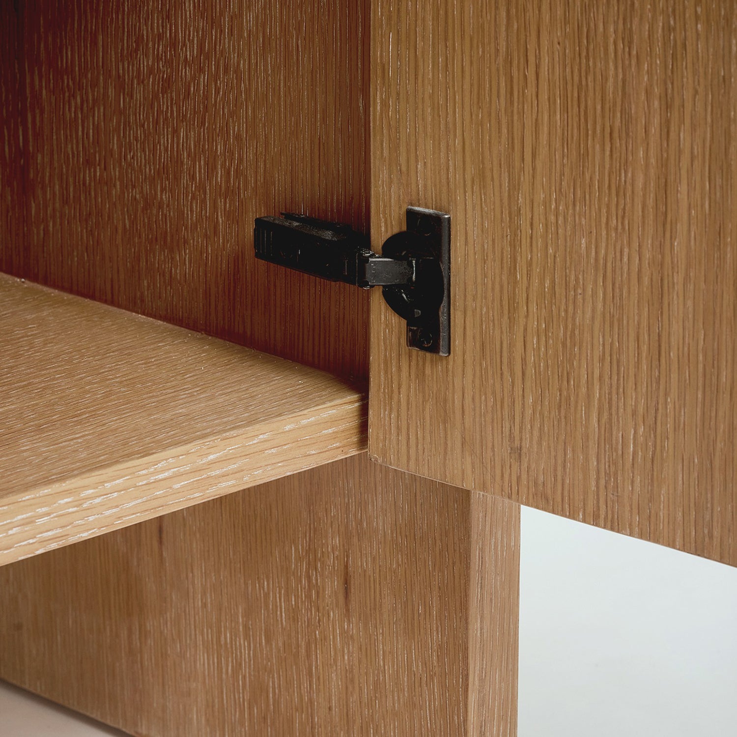Louise Saddle Occasional Chest in oak Saddle finish, detail of the frame