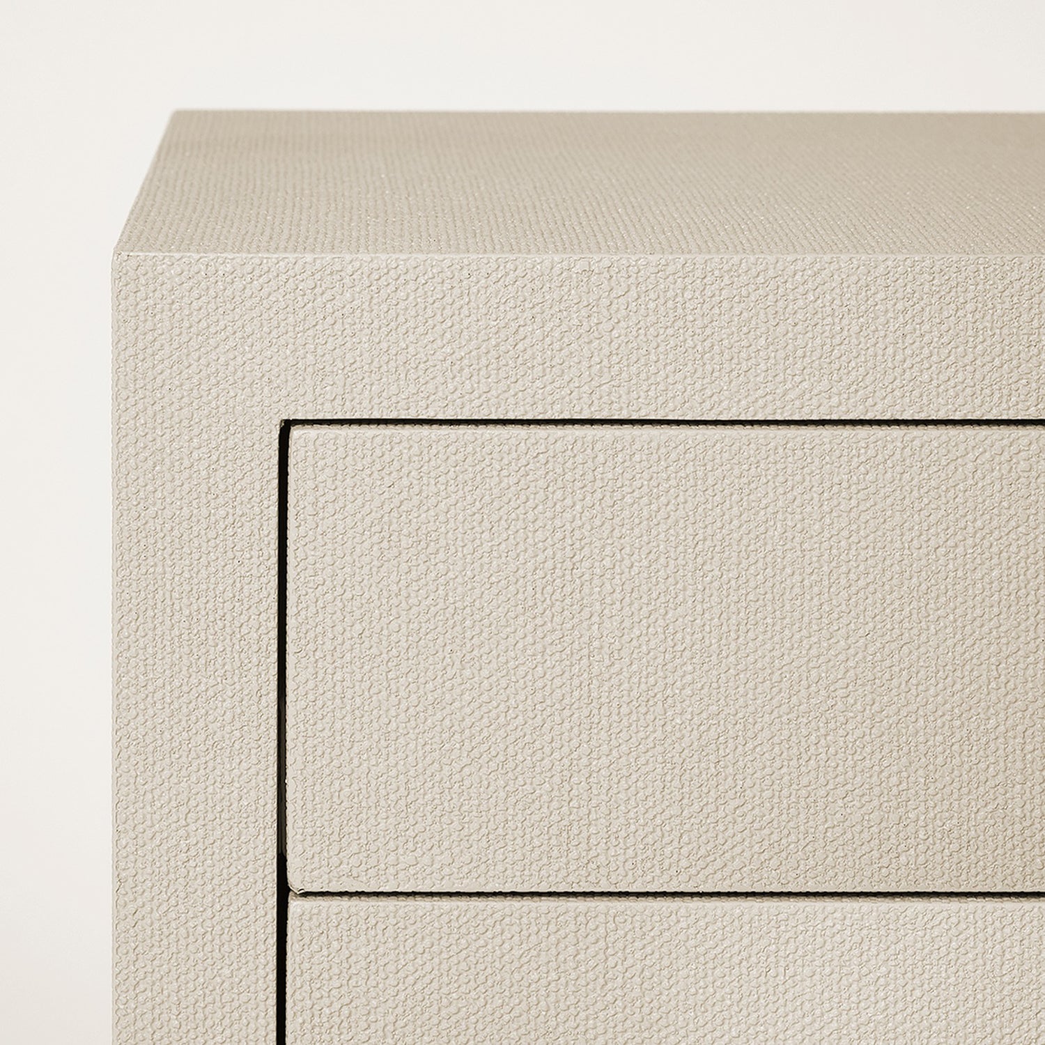 Montaigne Sand Tall Bedside Chest in wood Sand finish, detail of the frame