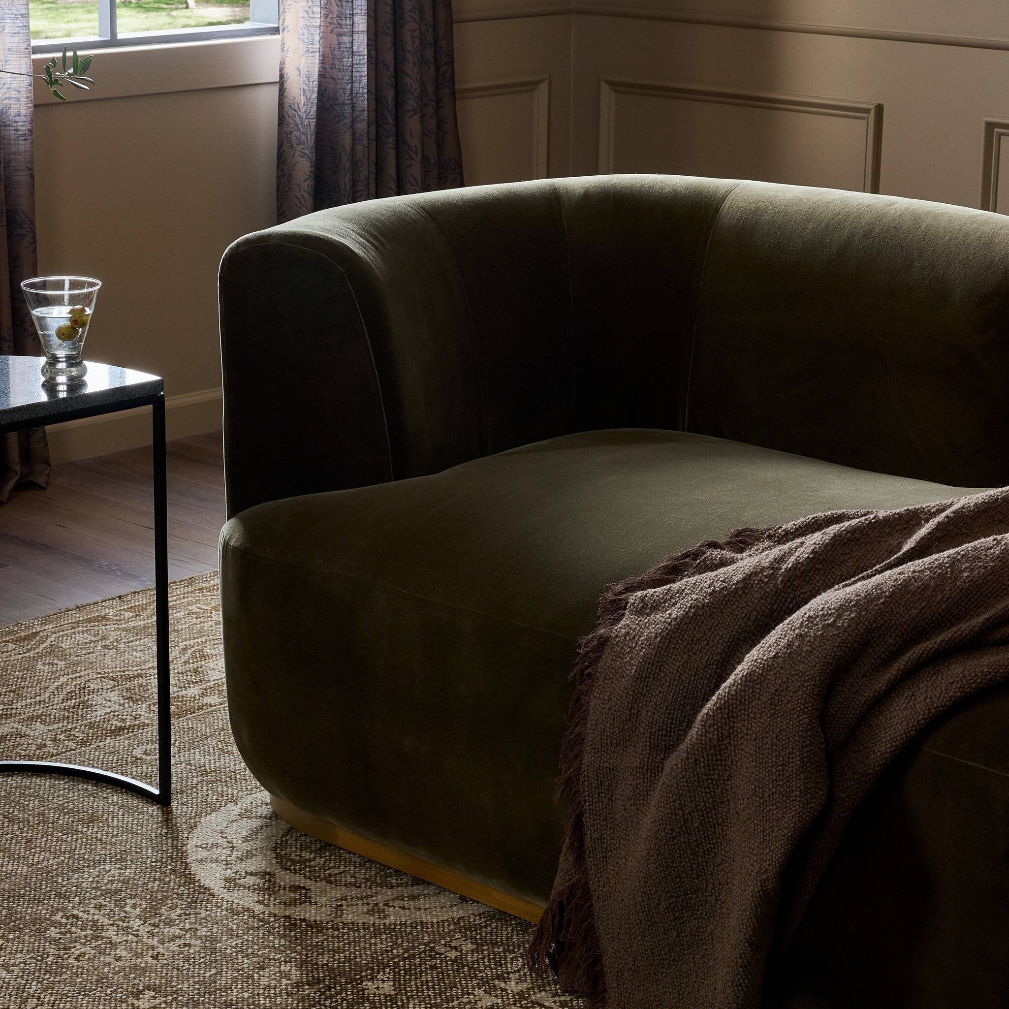 Four Hands Deandra Surrey Olive Tete A Tete Chaise detail view 9