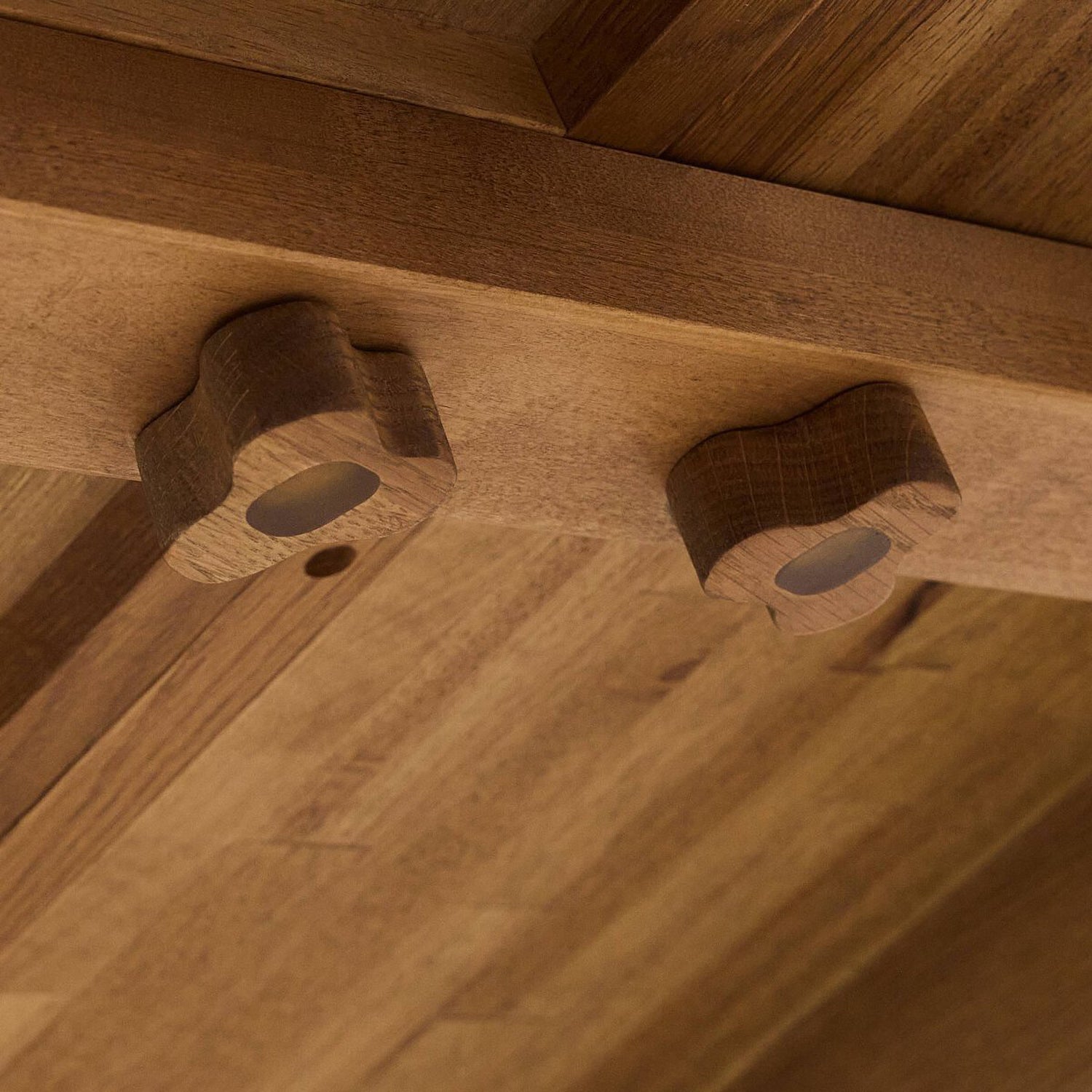 Four Hands Blinn Oval Leaf Extension Dining Table