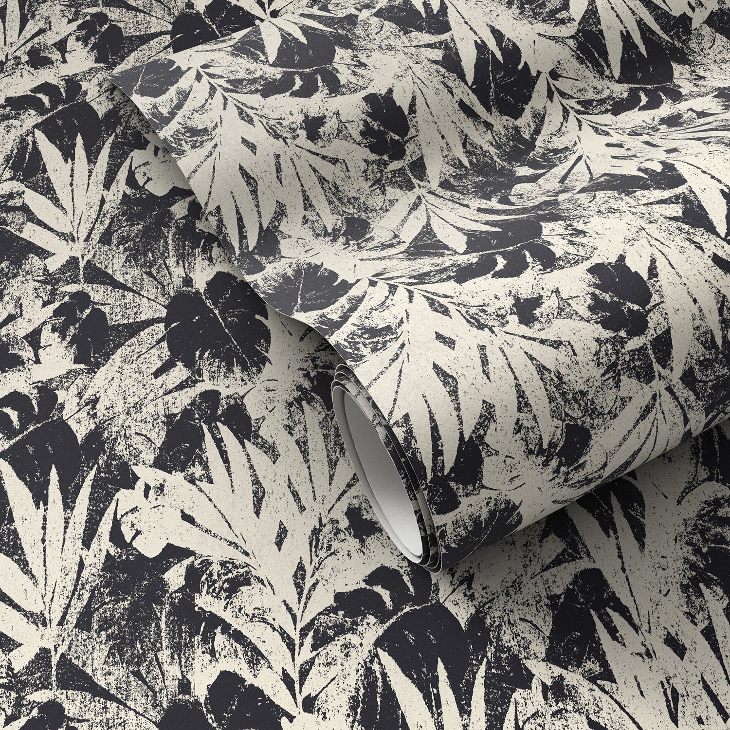 Getty Images x Four Hands Tropic Paradise Black I Wallpaper