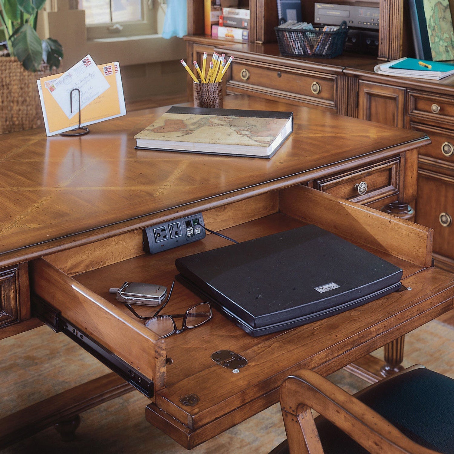 Hooker Furniture Brookhaven Leg Desk